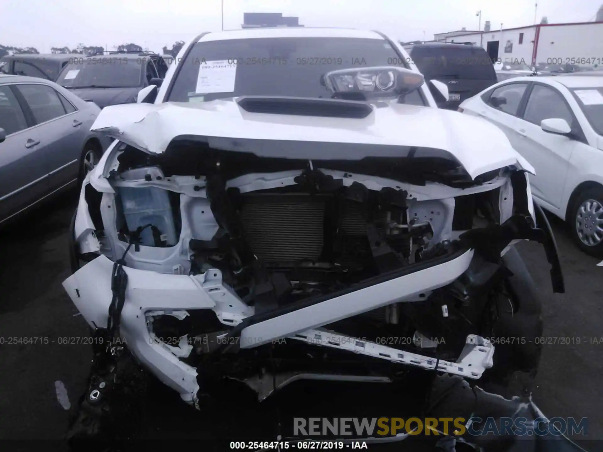 6 Photograph of a damaged car 5TFCZ5AN8KX180199 TOYOTA TACOMA 2019