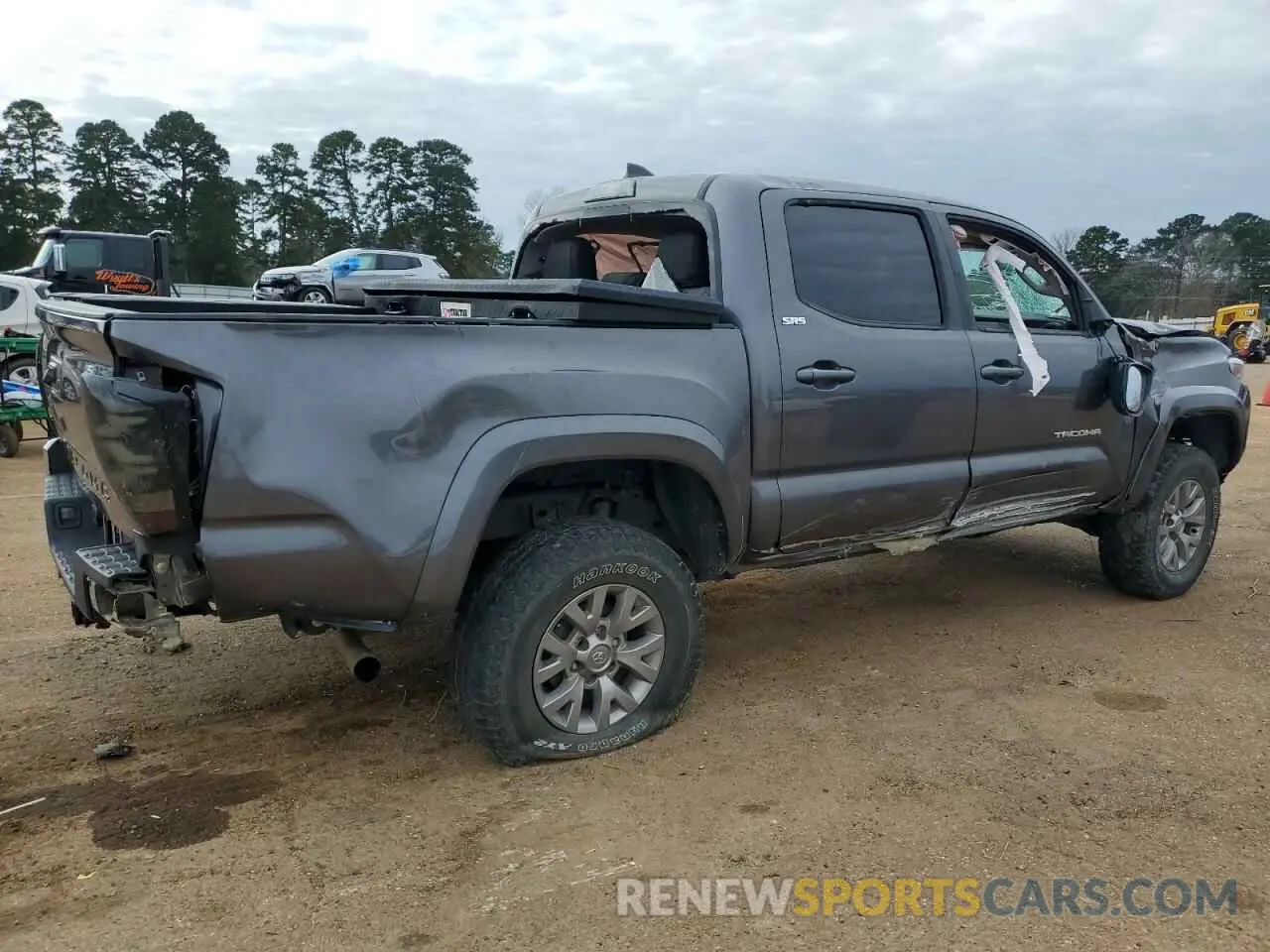 3 Photograph of a damaged car 5TFCZ5AN8KX192708 TOYOTA TACOMA 2019