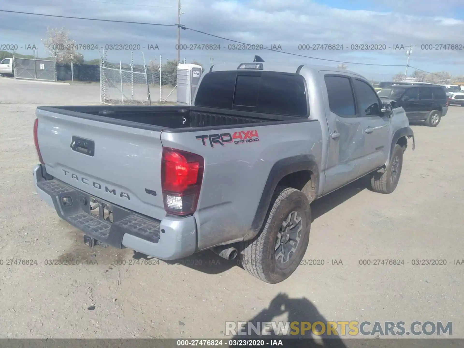 4 Photograph of a damaged car 5TFCZ5AN8KX193289 TOYOTA TACOMA 2019