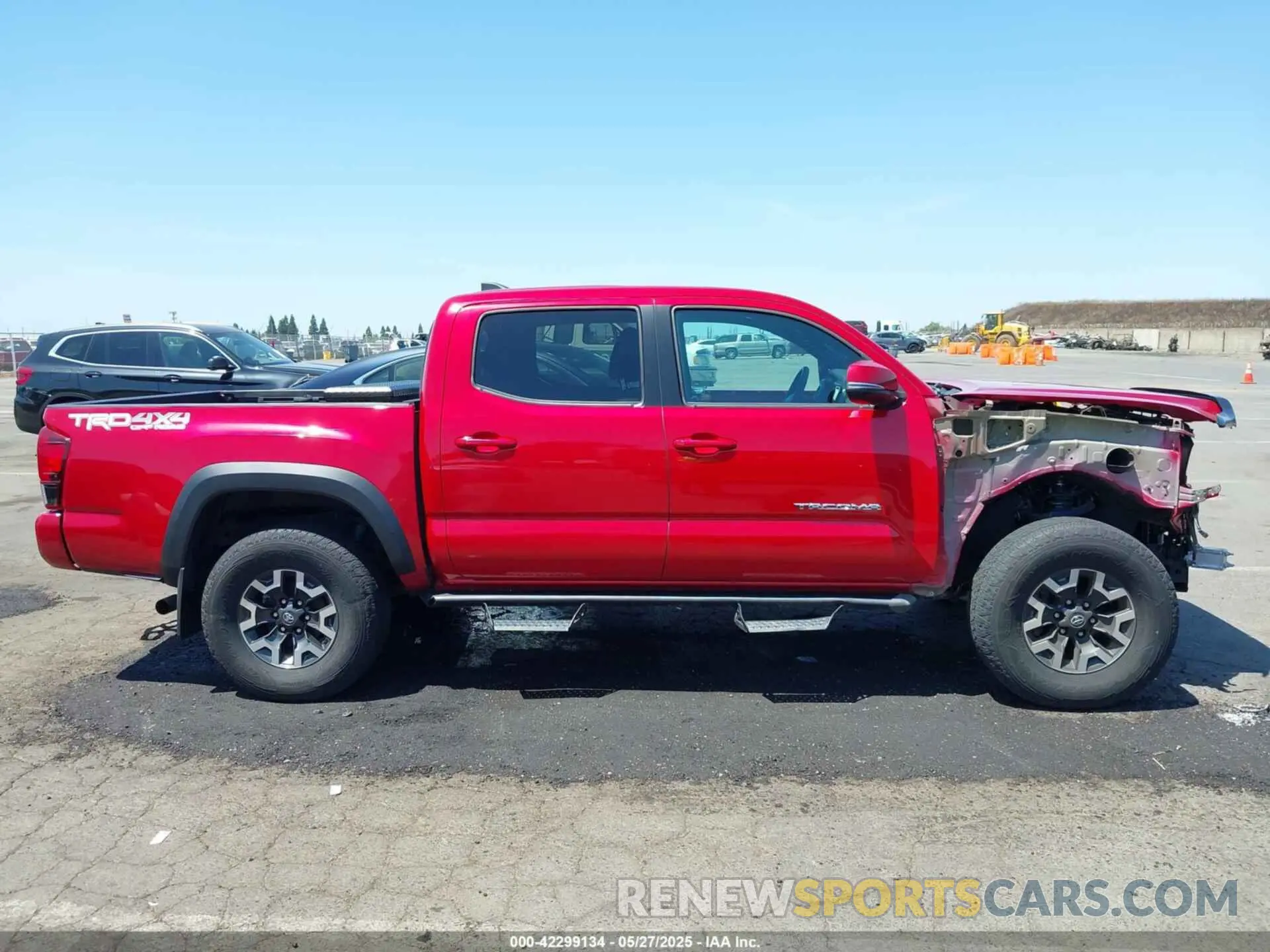 13 Photograph of a damaged car 5TFCZ5AN8KX194152 TOYOTA TACOMA 2019