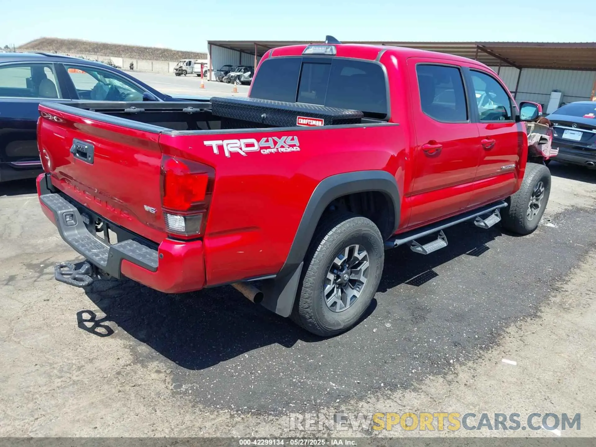 4 Photograph of a damaged car 5TFCZ5AN8KX194152 TOYOTA TACOMA 2019
