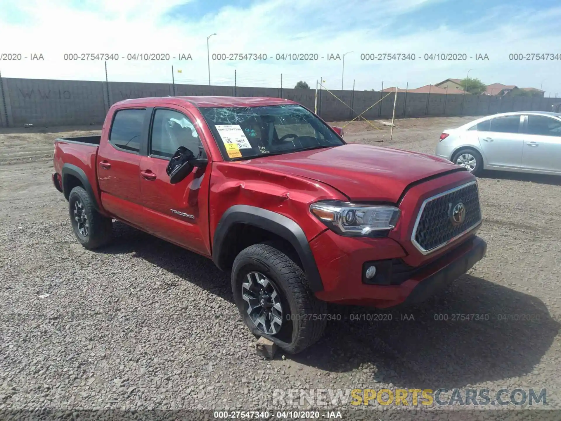 1 Photograph of a damaged car 5TFCZ5AN8KX194605 TOYOTA TACOMA 2019