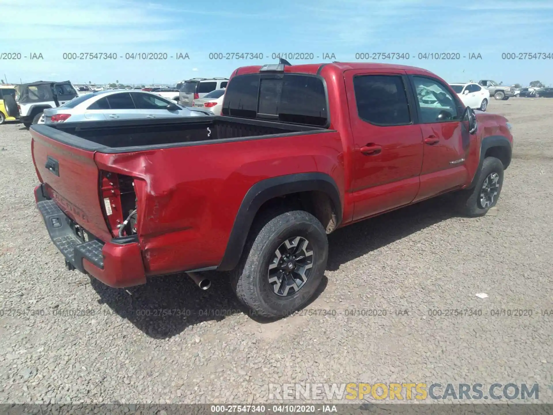 4 Photograph of a damaged car 5TFCZ5AN8KX194605 TOYOTA TACOMA 2019