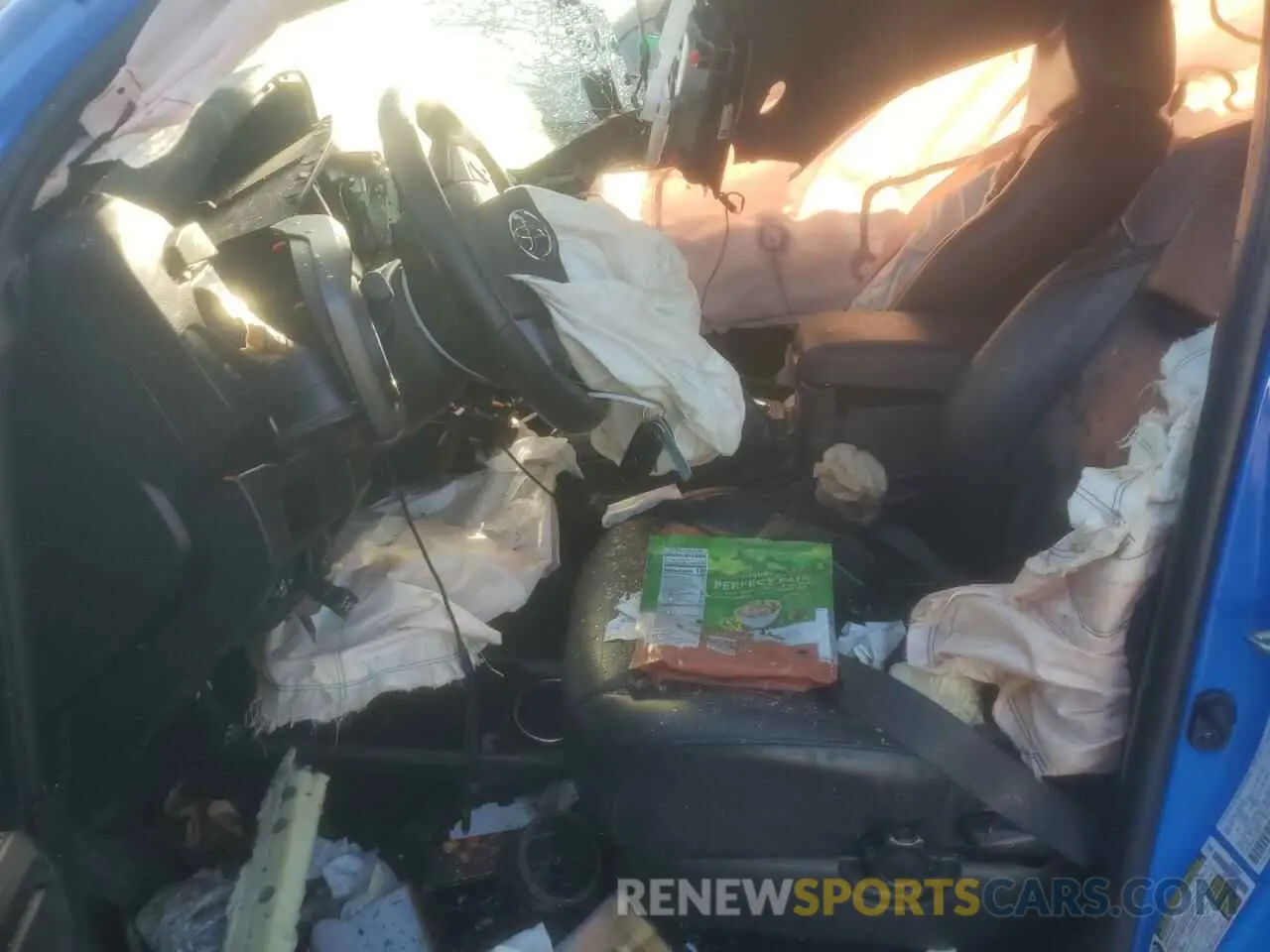 7 Photograph of a damaged car 5TFCZ5AN8KX201925 TOYOTA TACOMA 2019
