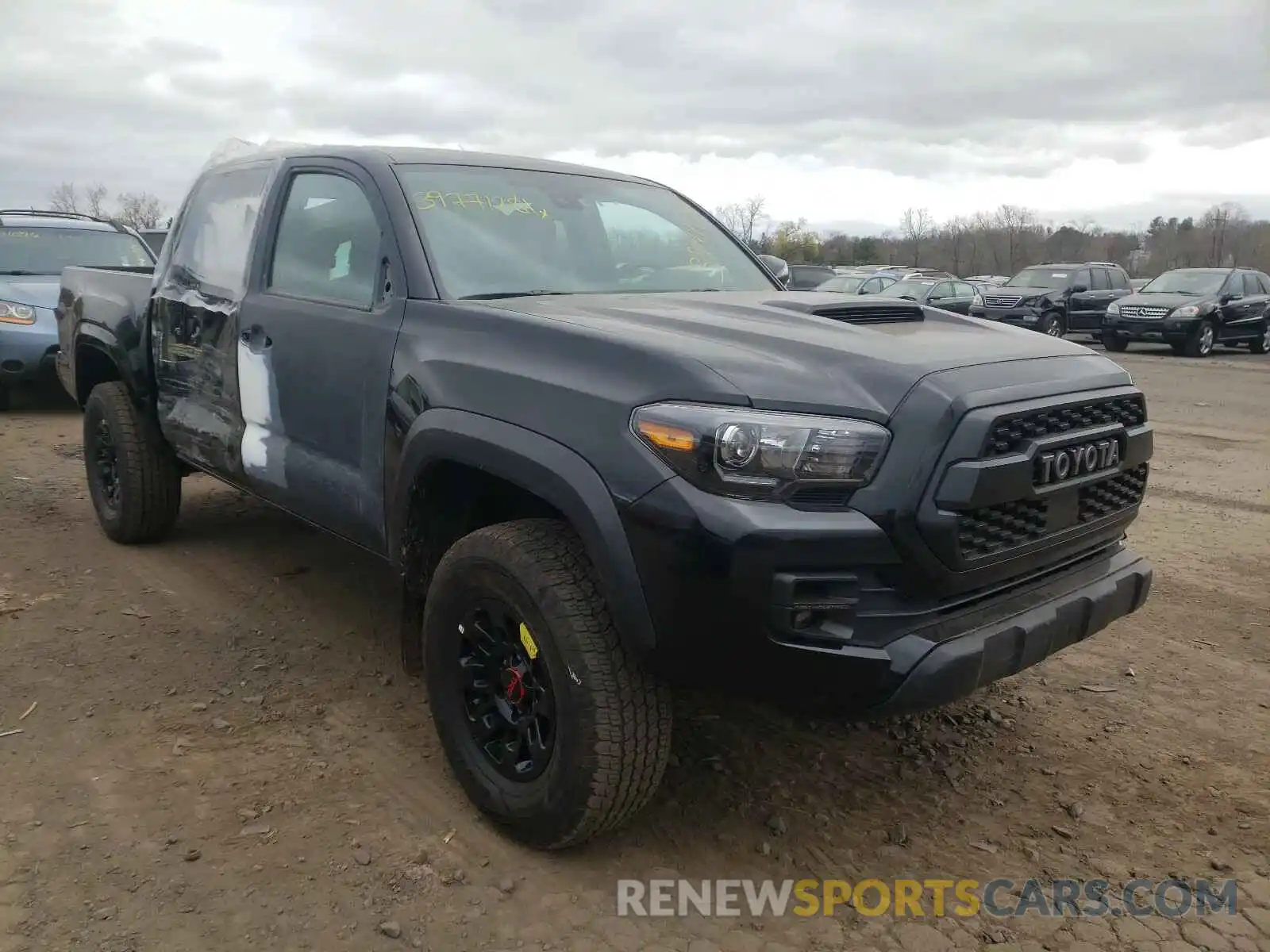 1 Photograph of a damaged car 5TFCZ5AN8KX212004 TOYOTA TACOMA 2019