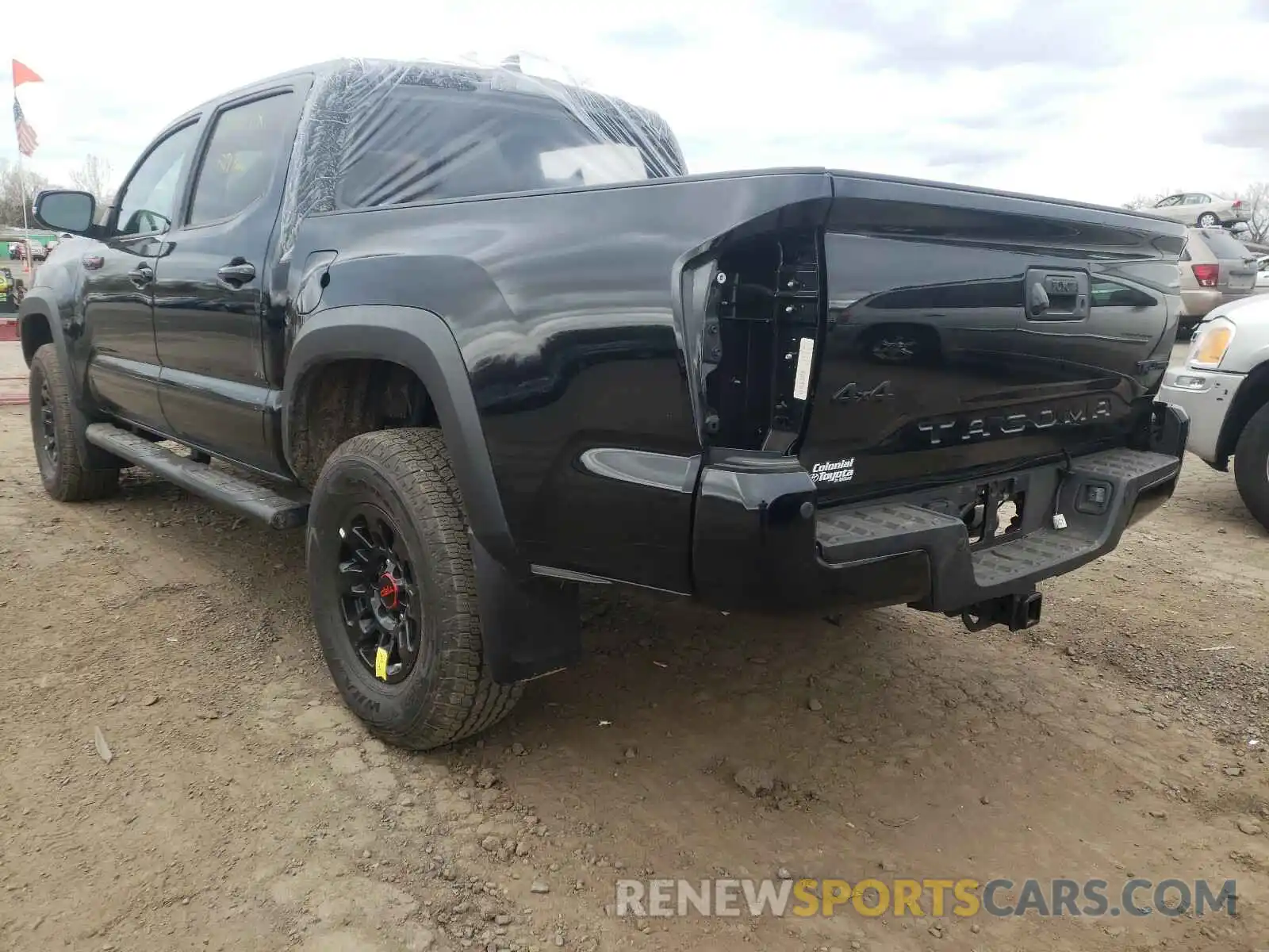 3 Photograph of a damaged car 5TFCZ5AN8KX212004 TOYOTA TACOMA 2019