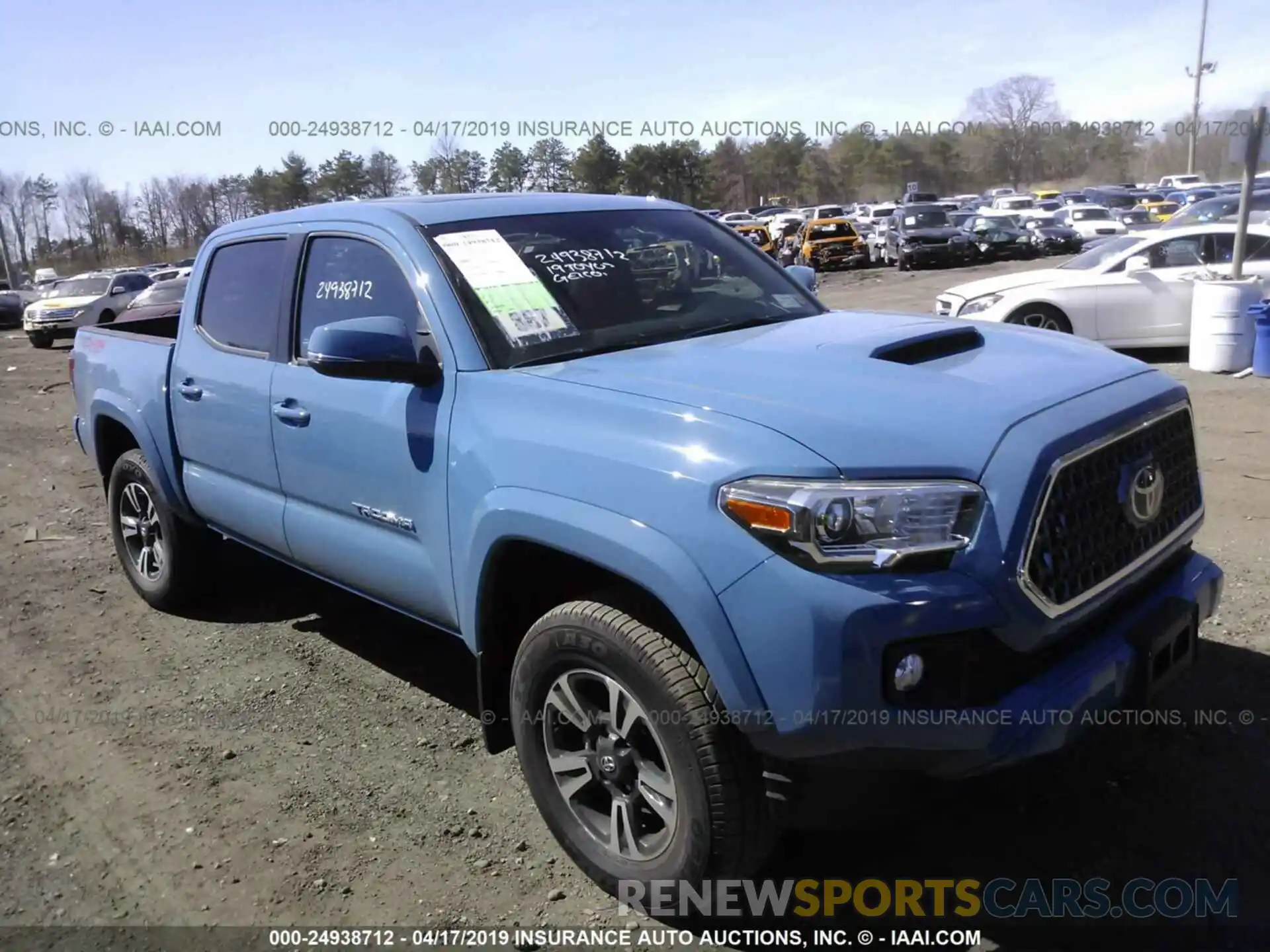 1 Photograph of a damaged car 5TFCZ5AN9KX175383 TOYOTA TACOMA 2019