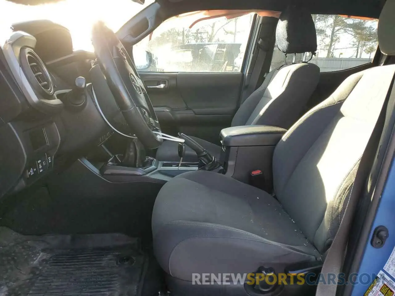 7 Photograph of a damaged car 5TFCZ5AN9KX197223 TOYOTA TACOMA 2019