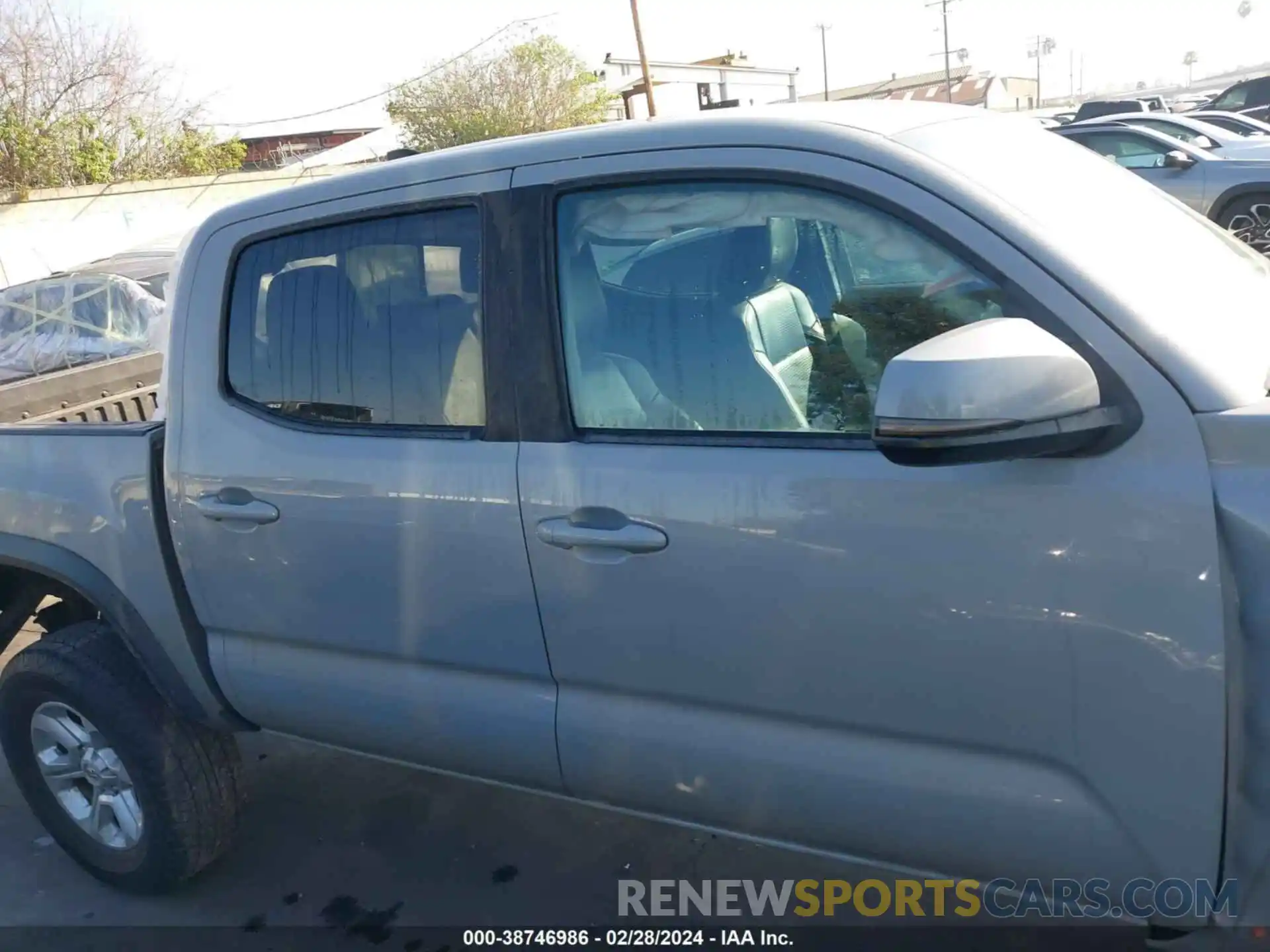 14 Photograph of a damaged car 5TFCZ5AN9KX200606 TOYOTA TACOMA 2019