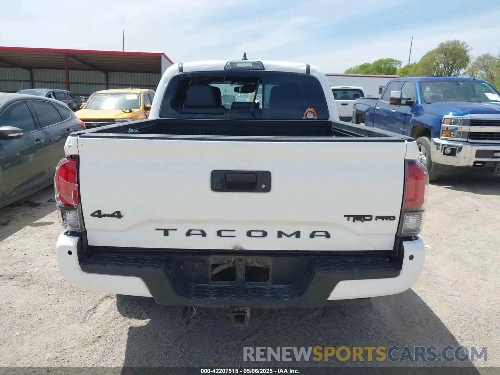 16 Photograph of a damaged car 5TFCZ5AN9KX207118 TOYOTA TACOMA 2019
