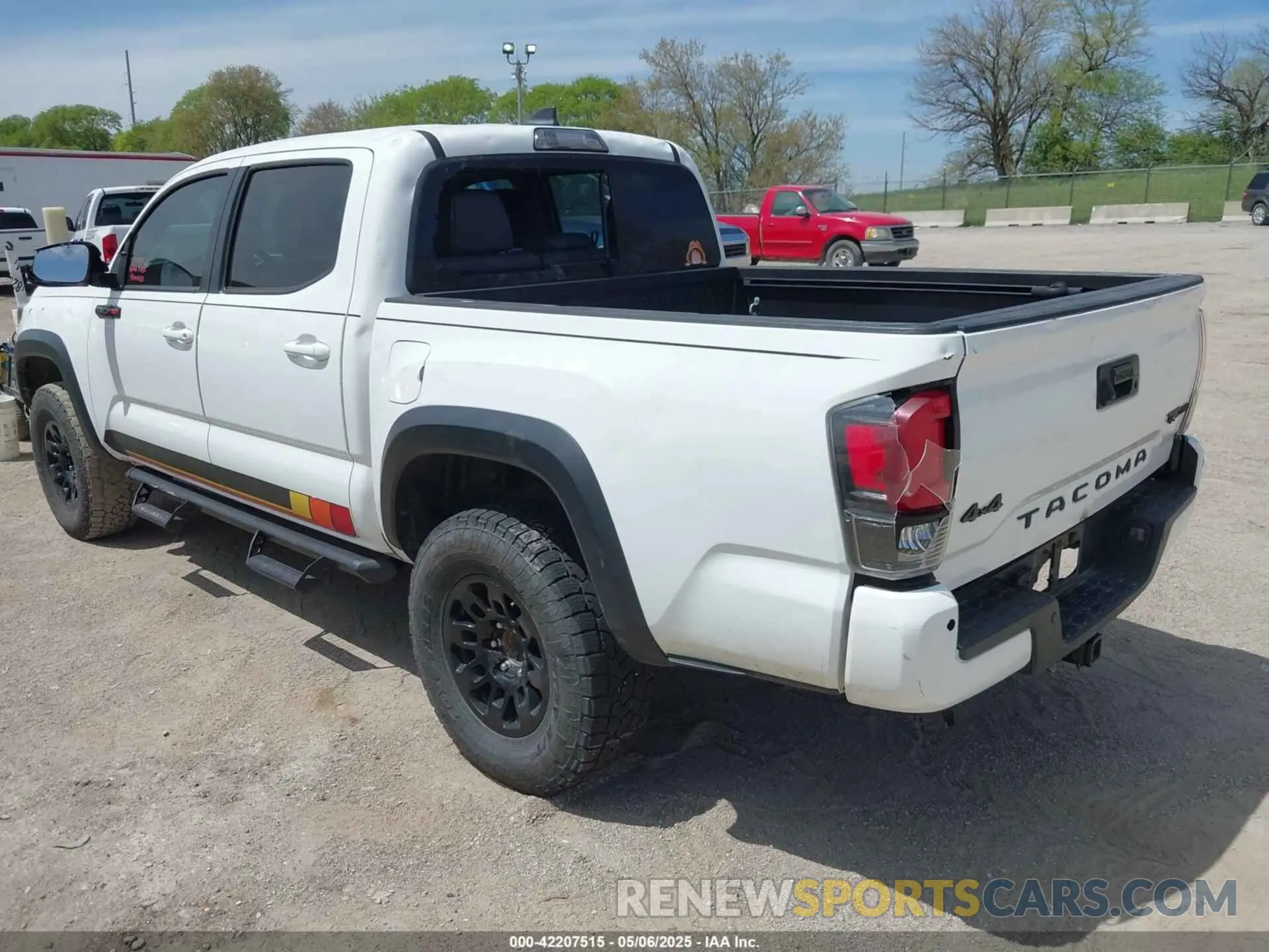 3 Photograph of a damaged car 5TFCZ5AN9KX207118 TOYOTA TACOMA 2019