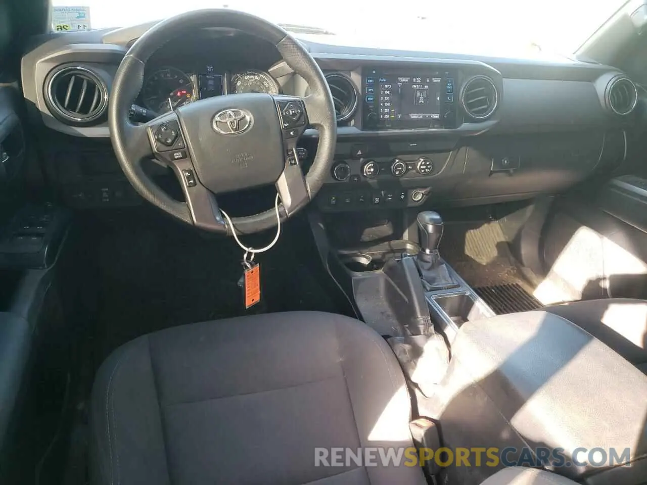 8 Photograph of a damaged car 5TFCZ5AN9KX211007 TOYOTA TACOMA 2019