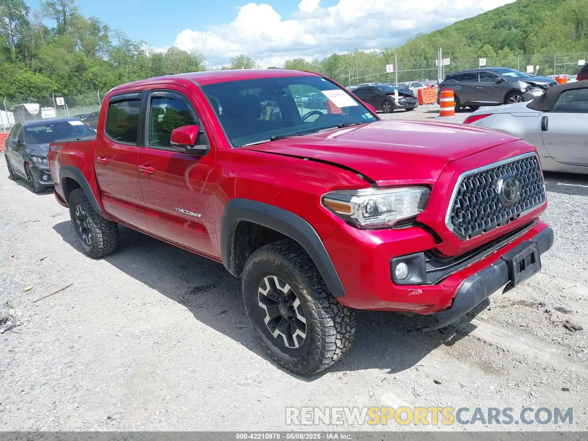 1 Photograph of a damaged car 5TFCZ5ANXKX190152 TOYOTA TACOMA 2019