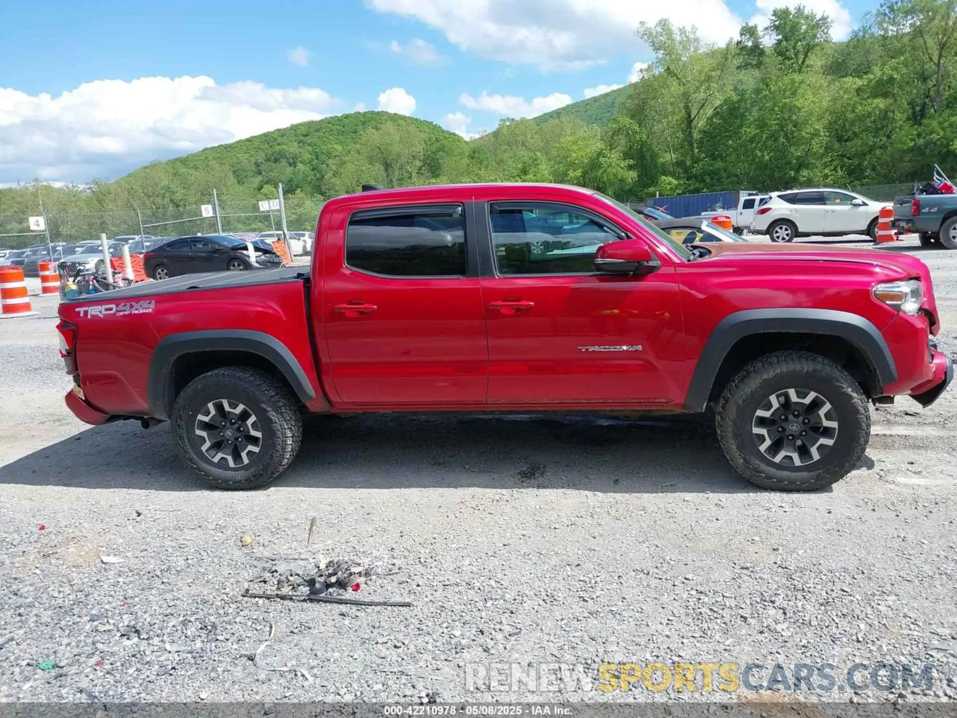 13 Photograph of a damaged car 5TFCZ5ANXKX190152 TOYOTA TACOMA 2019