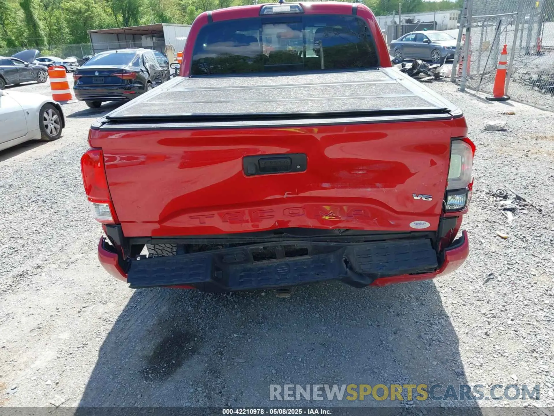 6 Photograph of a damaged car 5TFCZ5ANXKX190152 TOYOTA TACOMA 2019