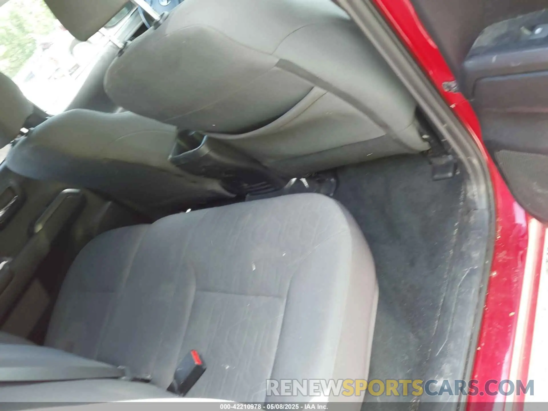 8 Photograph of a damaged car 5TFCZ5ANXKX190152 TOYOTA TACOMA 2019