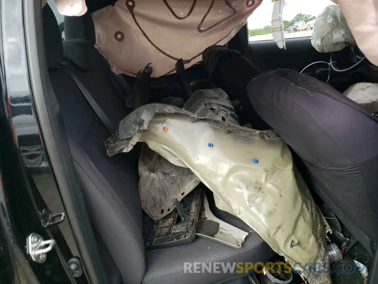 6 Photograph of a damaged car 5TFCZ5ANXKX190331 TOYOTA TACOMA 2019