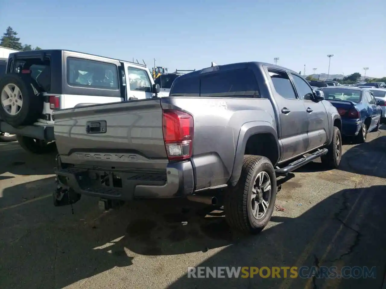 4 Photograph of a damaged car 5TFCZ5ANXKX200713 TOYOTA TACOMA 2019