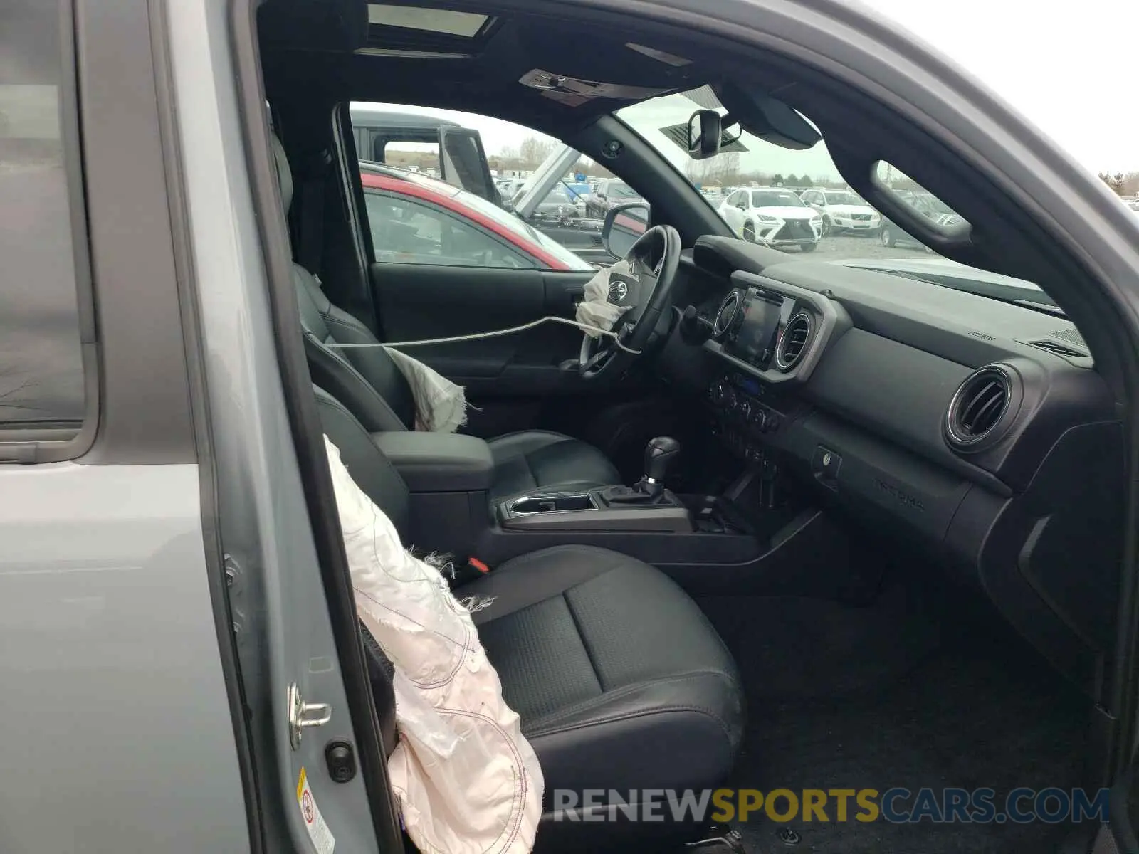 5 Photograph of a damaged car 5TFDZ5BN0KX045947 TOYOTA TACOMA 2019