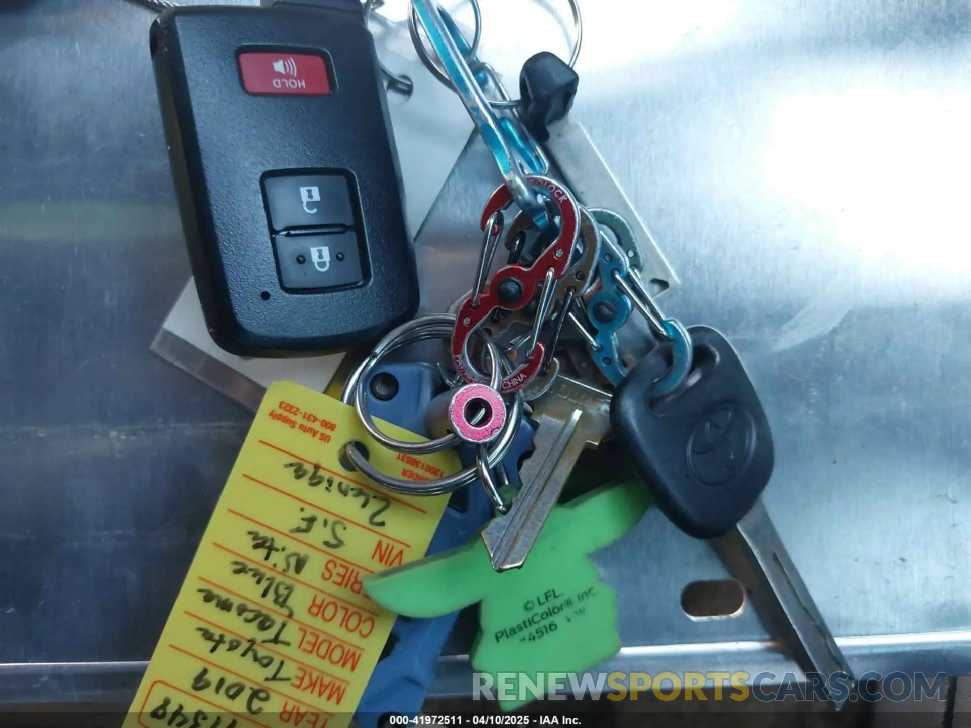 11 Photograph of a damaged car 5TFDZ5BN1KX046315 TOYOTA TACOMA 2019