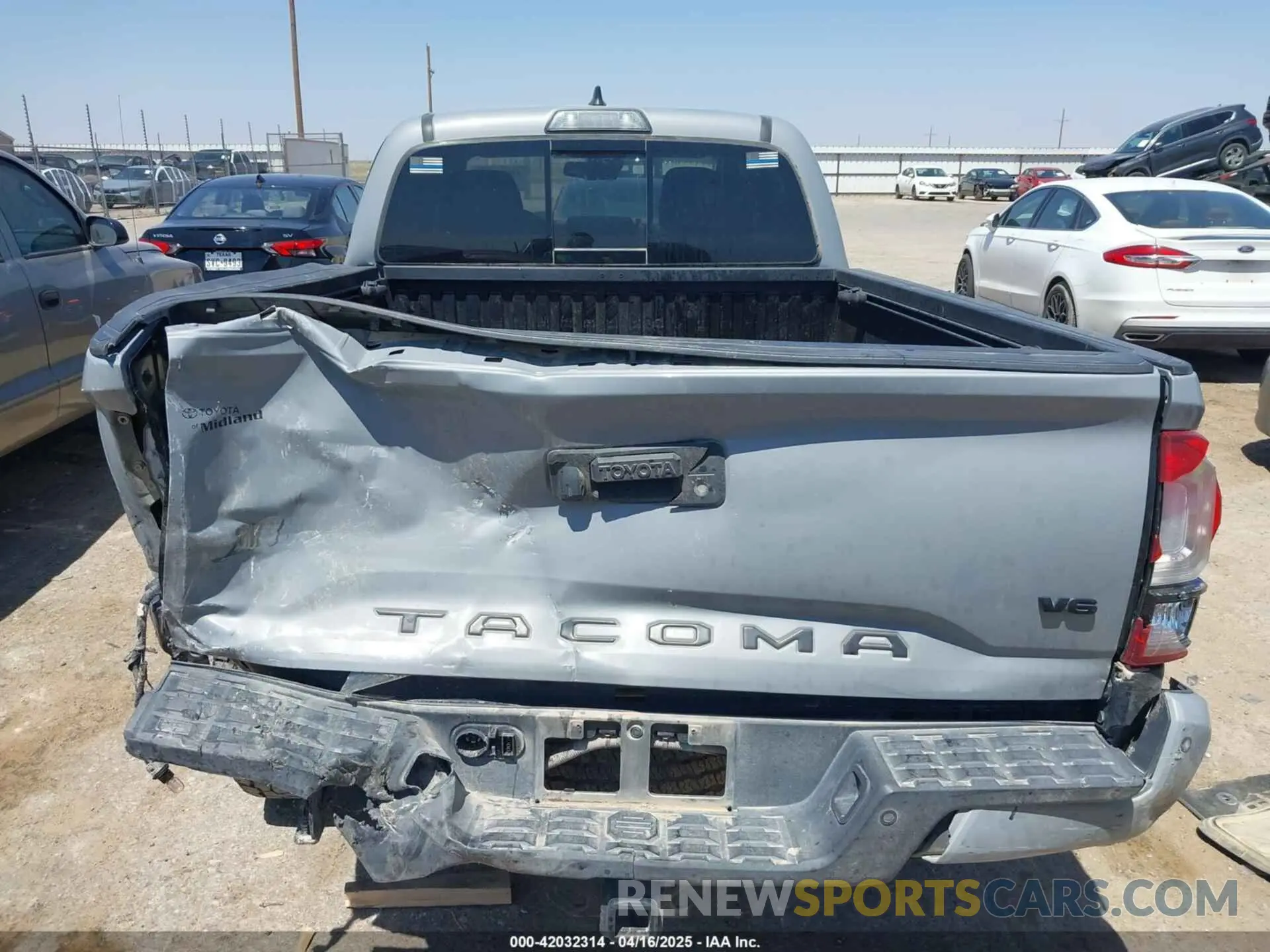 16 Photograph of a damaged car 5TFDZ5BN4KX043893 TOYOTA TACOMA 2019