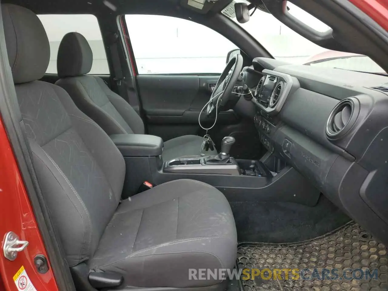 7 Photograph of a damaged car 5TFDZ5BN6KX039604 TOYOTA TACOMA 2019
