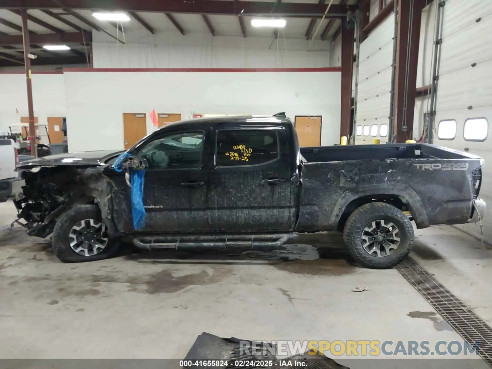 15 Photograph of a damaged car 5TFDZ5BN9KX043596 TOYOTA TACOMA 2019