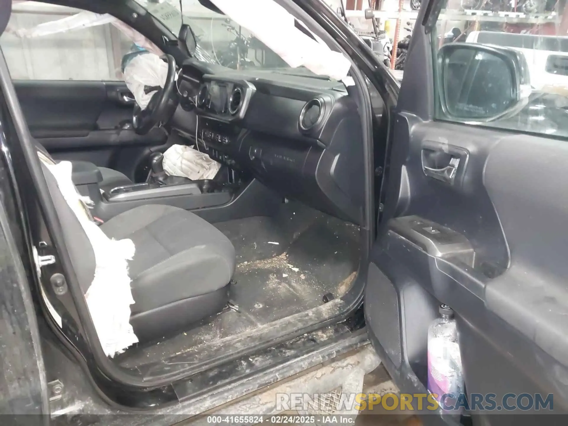 5 Photograph of a damaged car 5TFDZ5BN9KX043596 TOYOTA TACOMA 2019