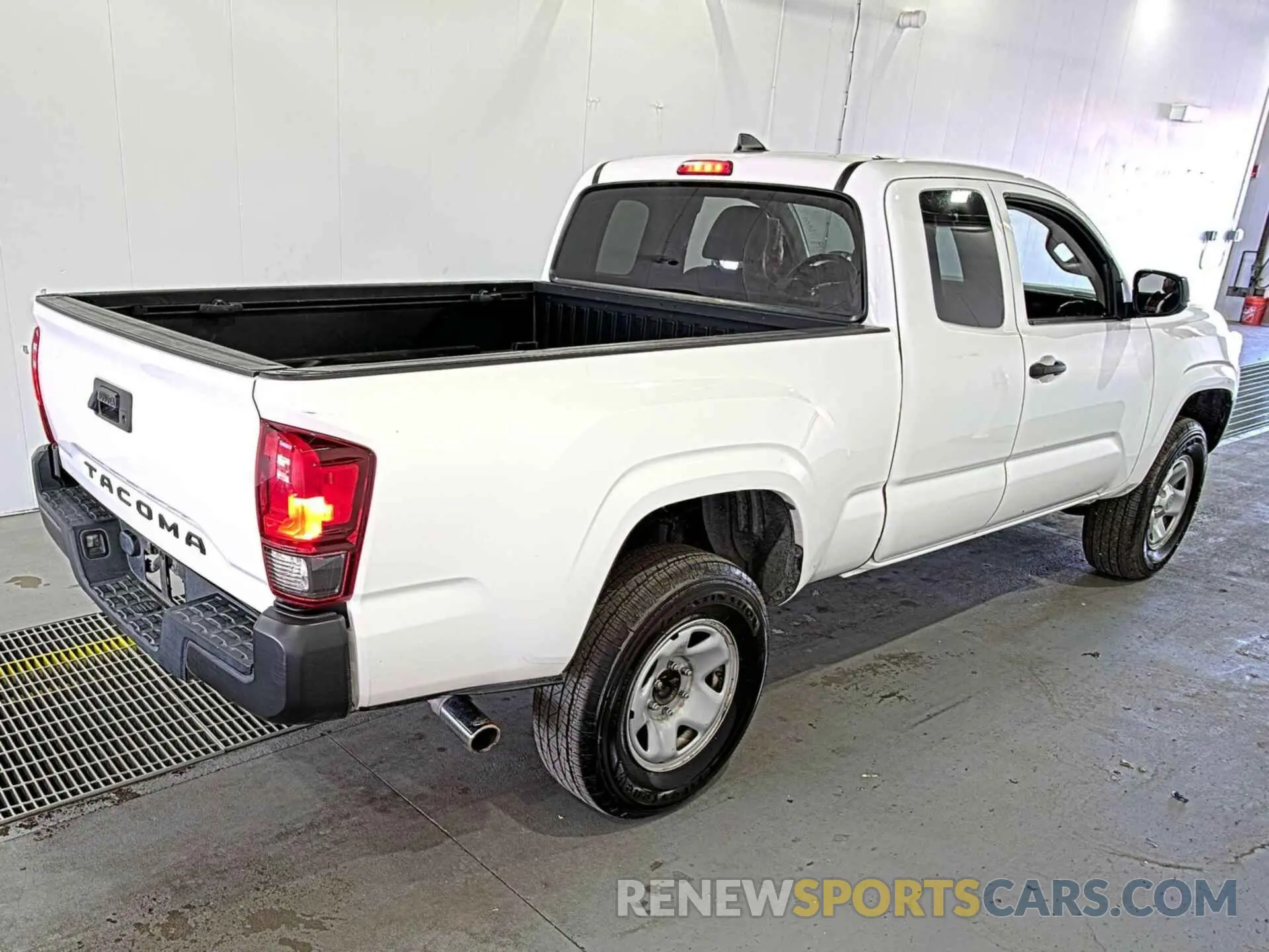 6 Photograph of a damaged car 5TFRX5GN0KX143610 TOYOTA TACOMA 2019