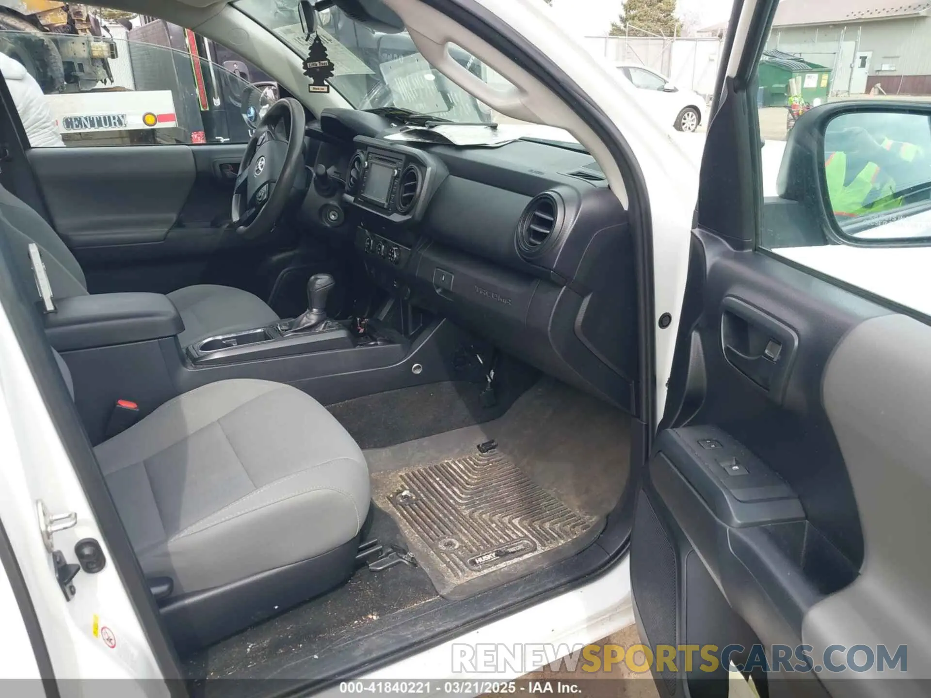 5 Photograph of a damaged car 5TFRX5GN1KX162876 TOYOTA TACOMA 2019