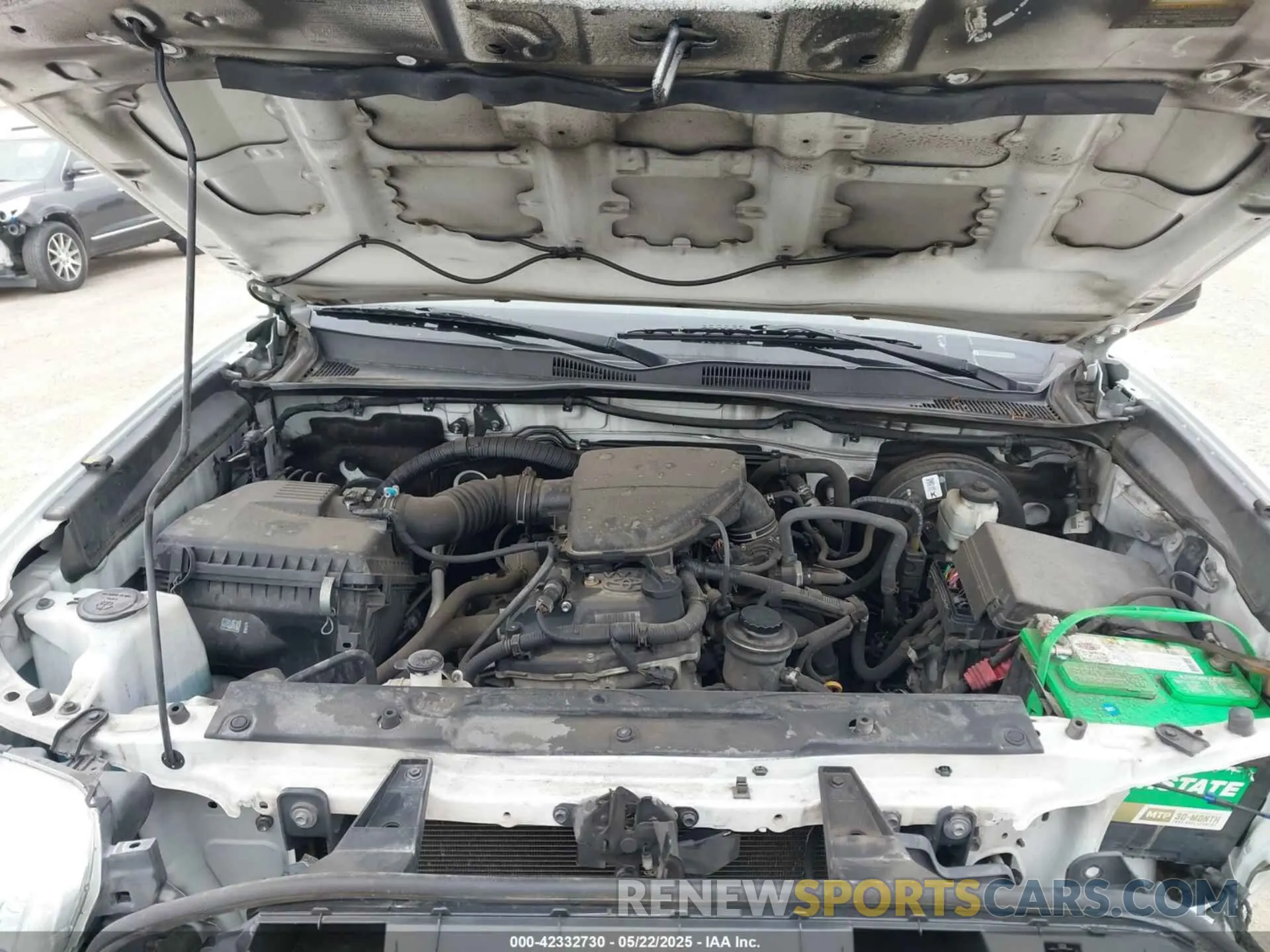 10 Photograph of a damaged car 5TFRX5GN2KX137484 TOYOTA TACOMA 2019