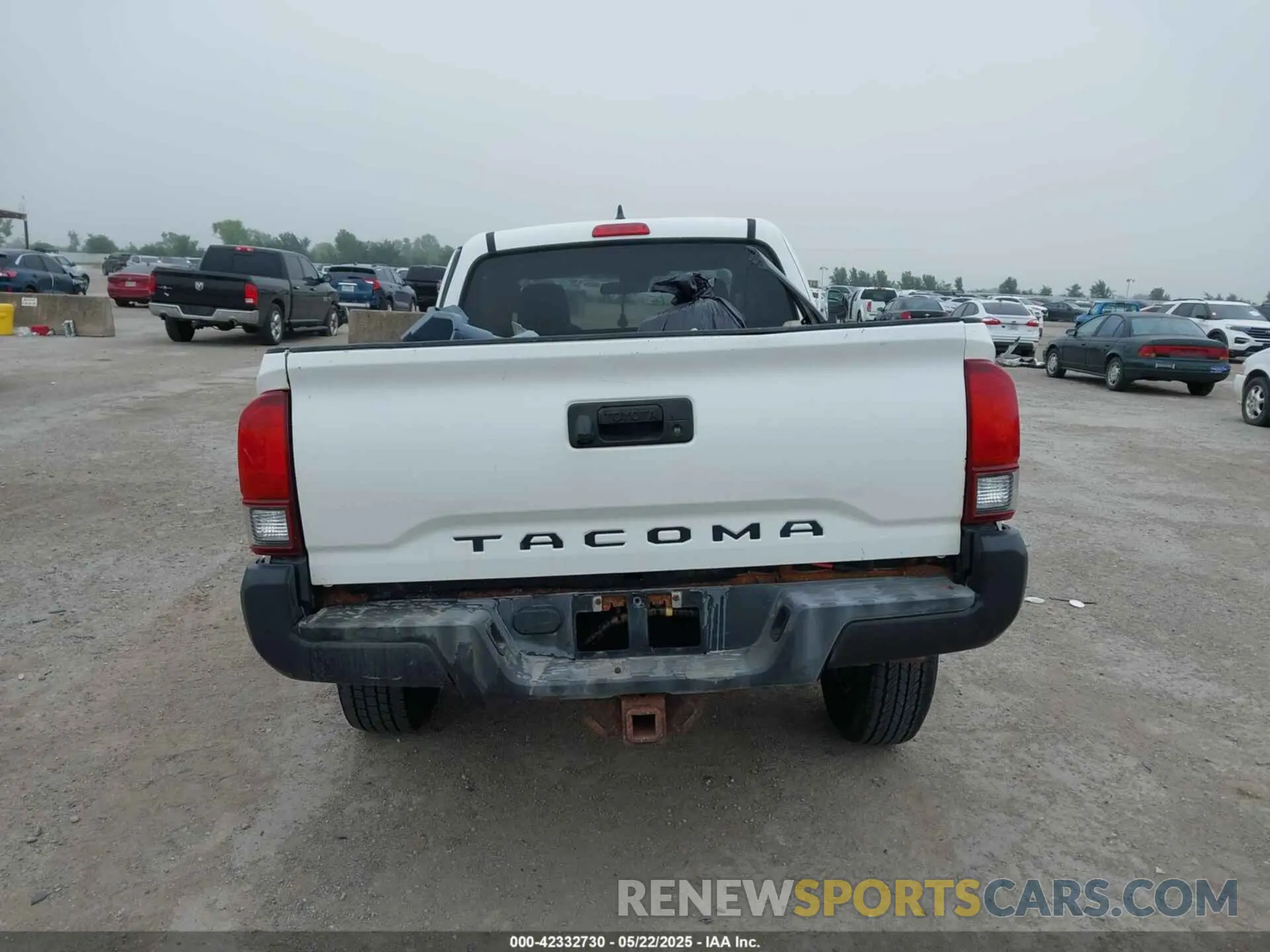 16 Photograph of a damaged car 5TFRX5GN2KX137484 TOYOTA TACOMA 2019