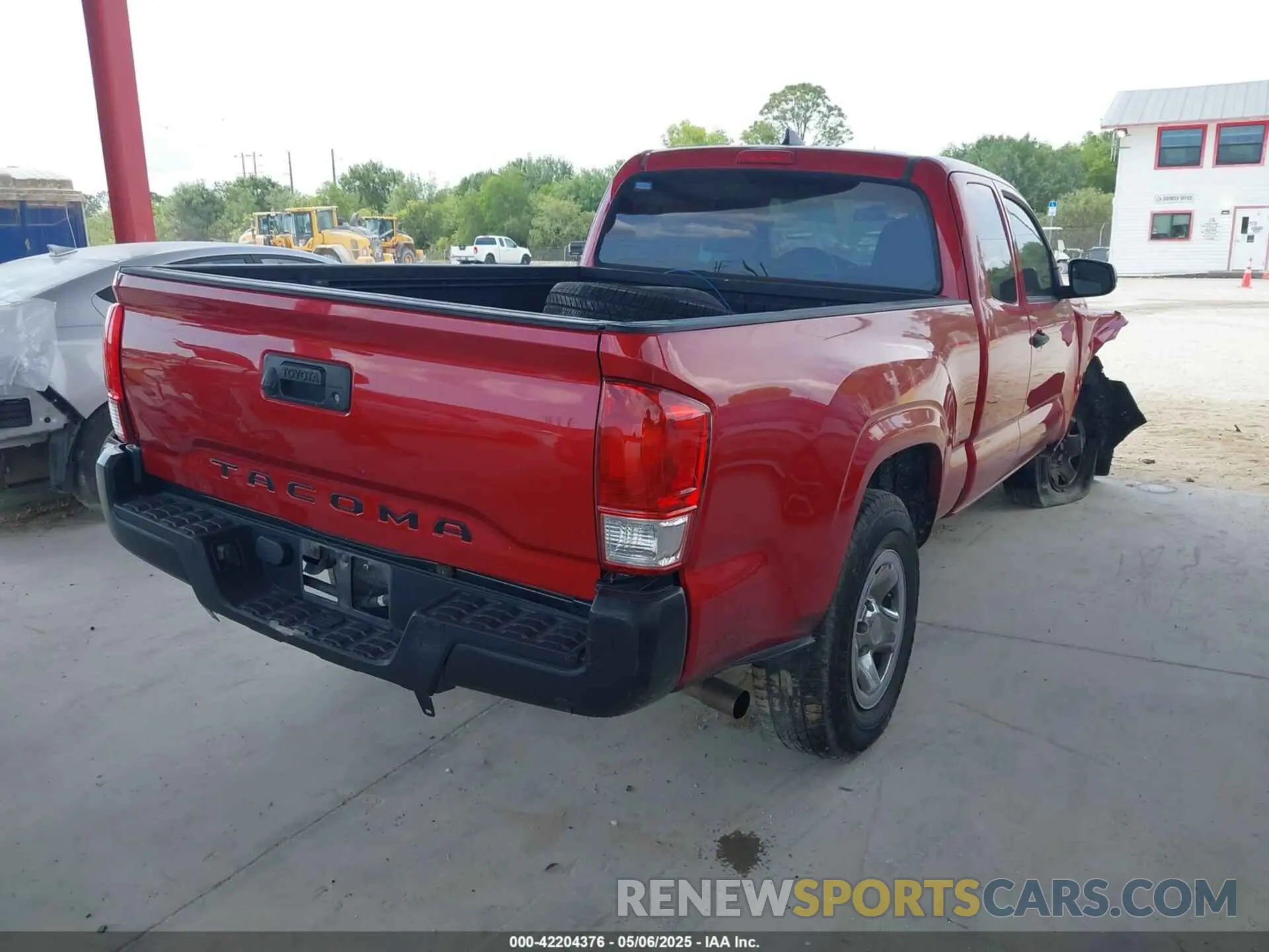 4 Photograph of a damaged car 5TFRX5GN2KX146427 TOYOTA TACOMA 2019
