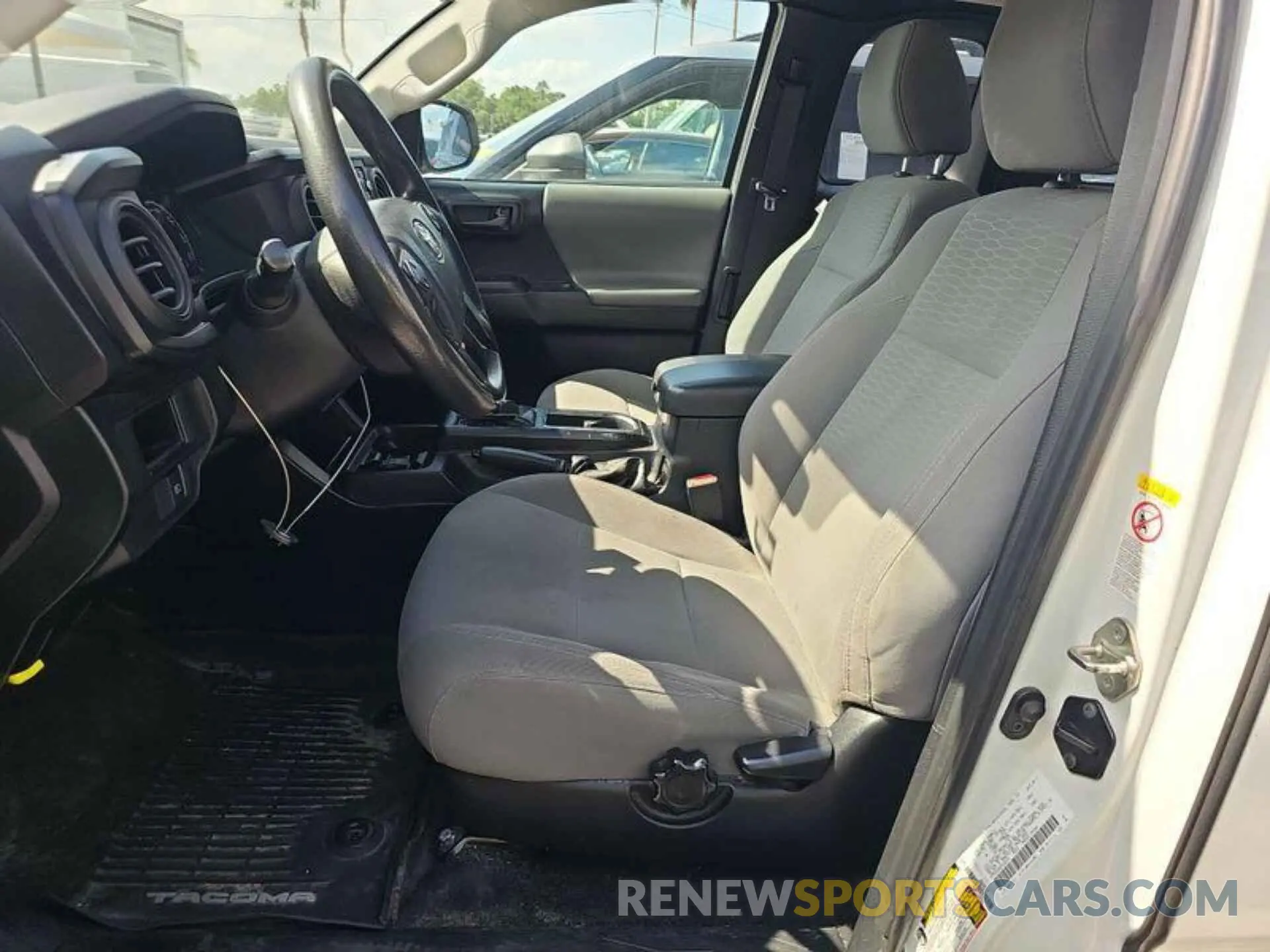 21 Photograph of a damaged car 5TFRX5GN2KX162515 TOYOTA TACOMA 2019