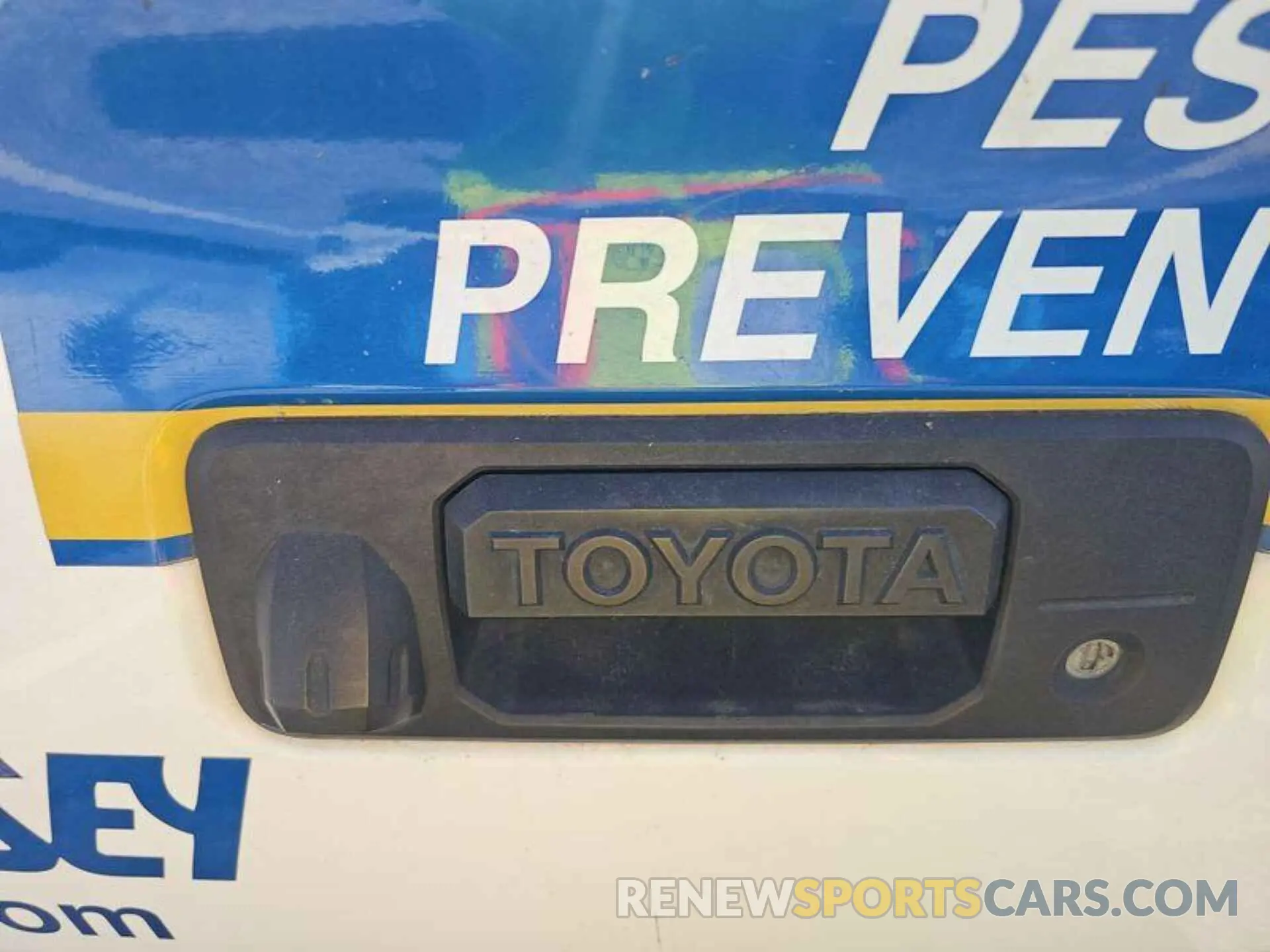 3 Photograph of a damaged car 5TFRX5GN2KX162515 TOYOTA TACOMA 2019