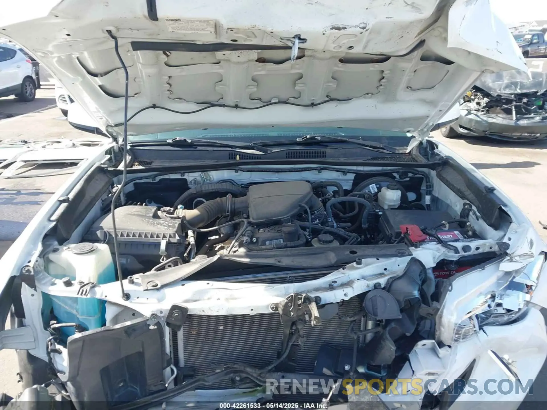 10 Photograph of a damaged car 5TFRX5GN3KX139213 TOYOTA TACOMA 2019