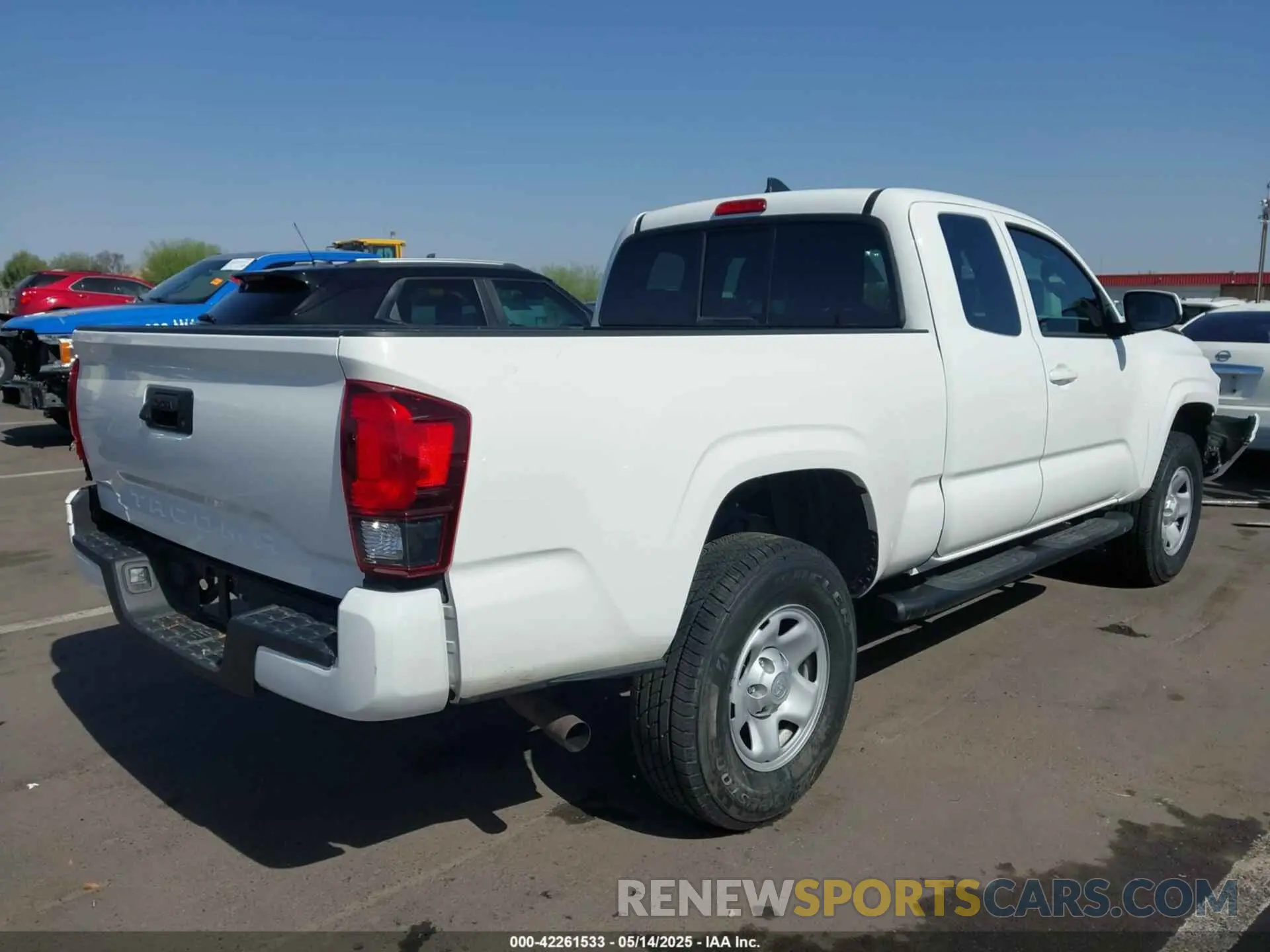 4 Photograph of a damaged car 5TFRX5GN3KX139213 TOYOTA TACOMA 2019