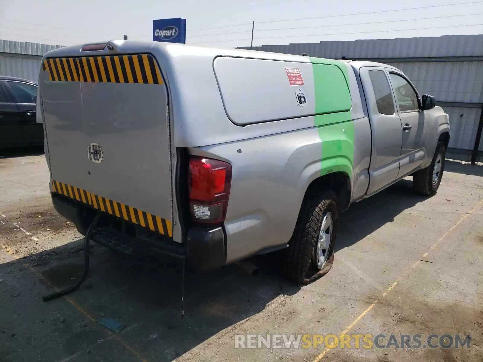 4 Photograph of a damaged car 5TFRX5GN4KX150656 TOYOTA TACOMA 2019