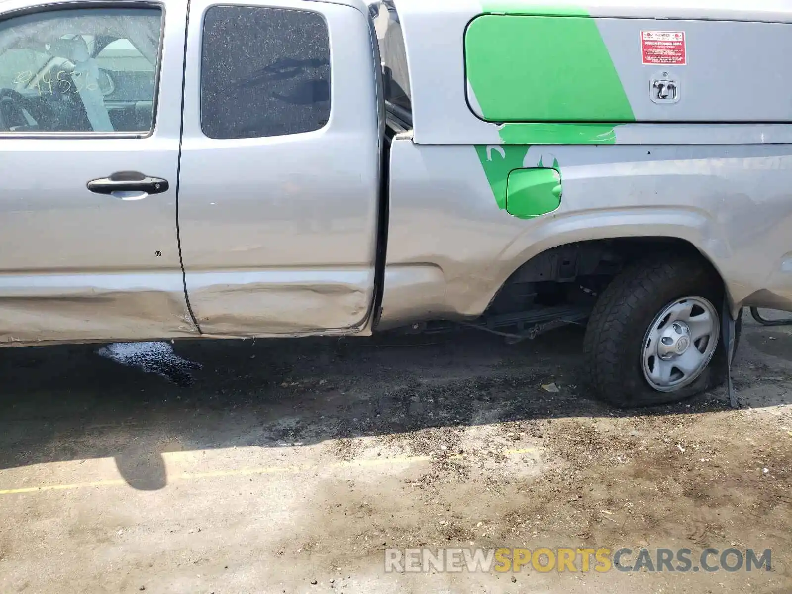 9 Photograph of a damaged car 5TFRX5GN4KX150656 TOYOTA TACOMA 2019