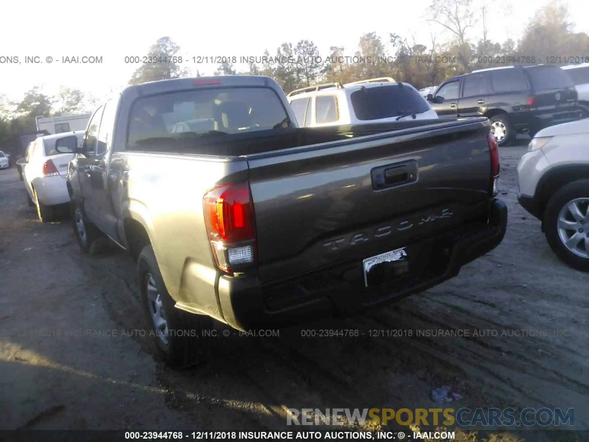 3 Photograph of a damaged car 5TFRX5GN6KX135088 TOYOTA TACOMA 2019