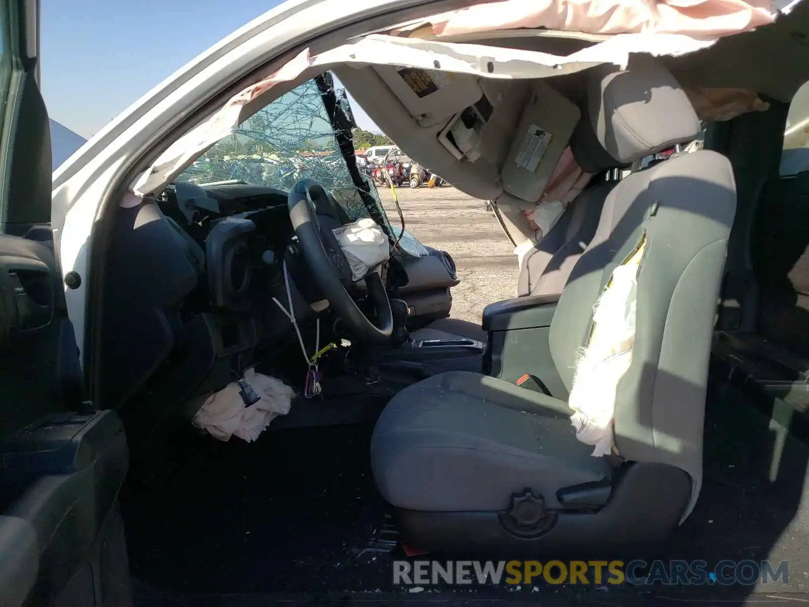 5 Photograph of a damaged car 5TFRX5GN6KX158466 TOYOTA TACOMA 2019