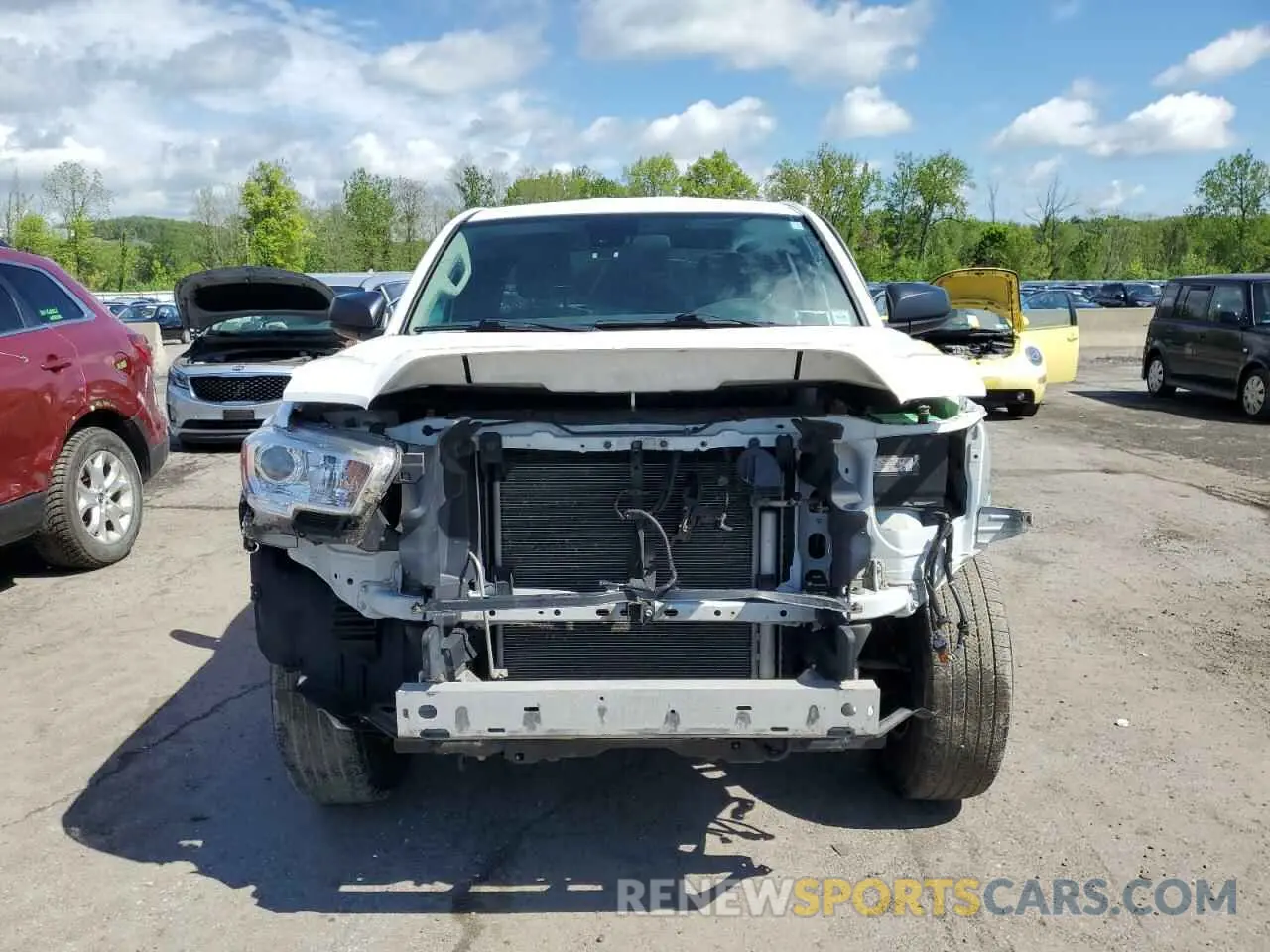 5 Photograph of a damaged car 5TFRX5GN7KX139294 TOYOTA TACOMA 2019