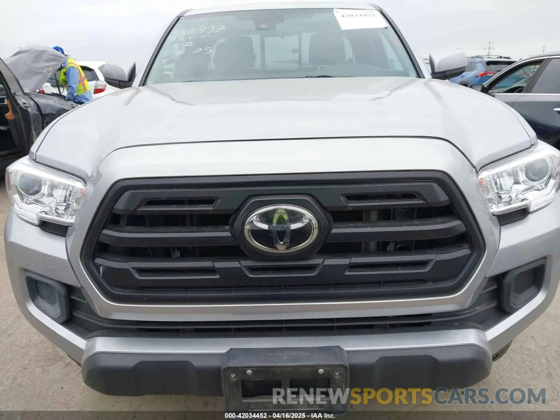 12 Photograph of a damaged car 5TFRX5GN8KX151700 TOYOTA TACOMA 2019