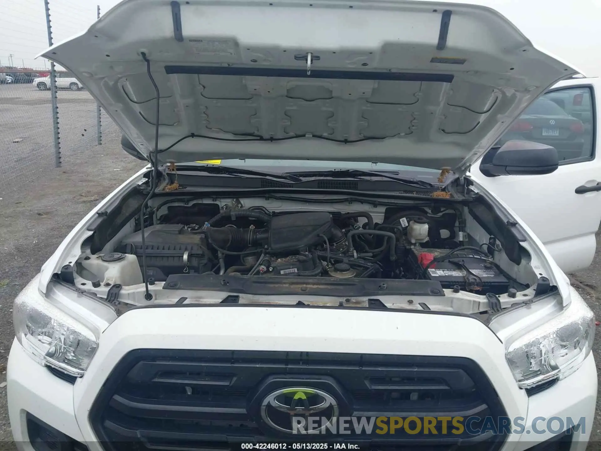 10 Photograph of a damaged car 5TFRX5GN9KX137739 TOYOTA TACOMA 2019