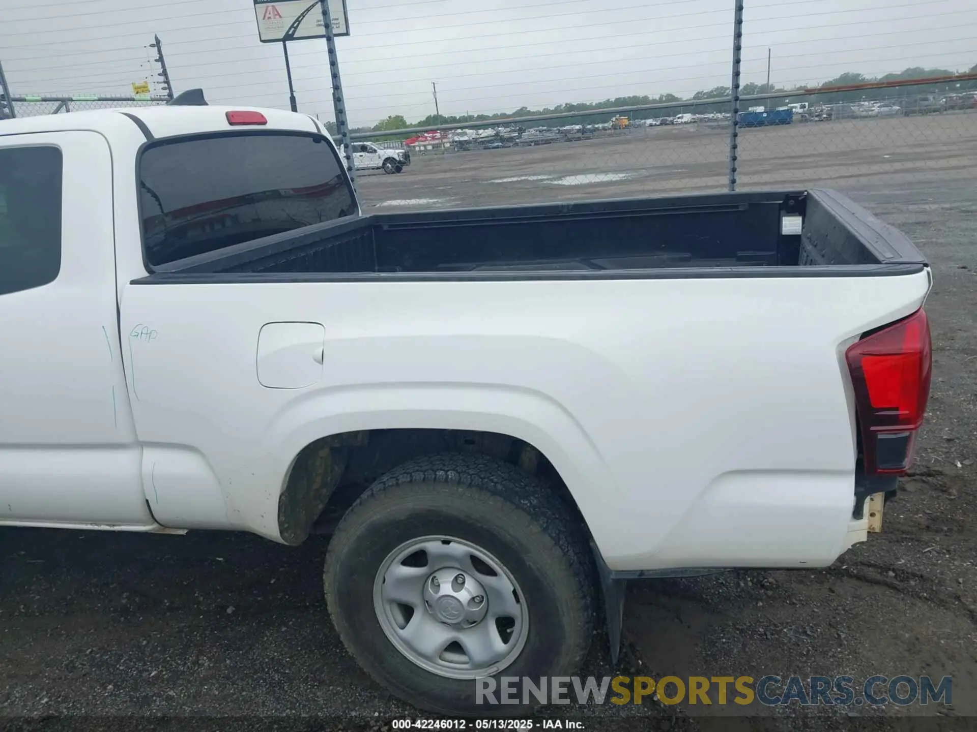 19 Photograph of a damaged car 5TFRX5GN9KX137739 TOYOTA TACOMA 2019
