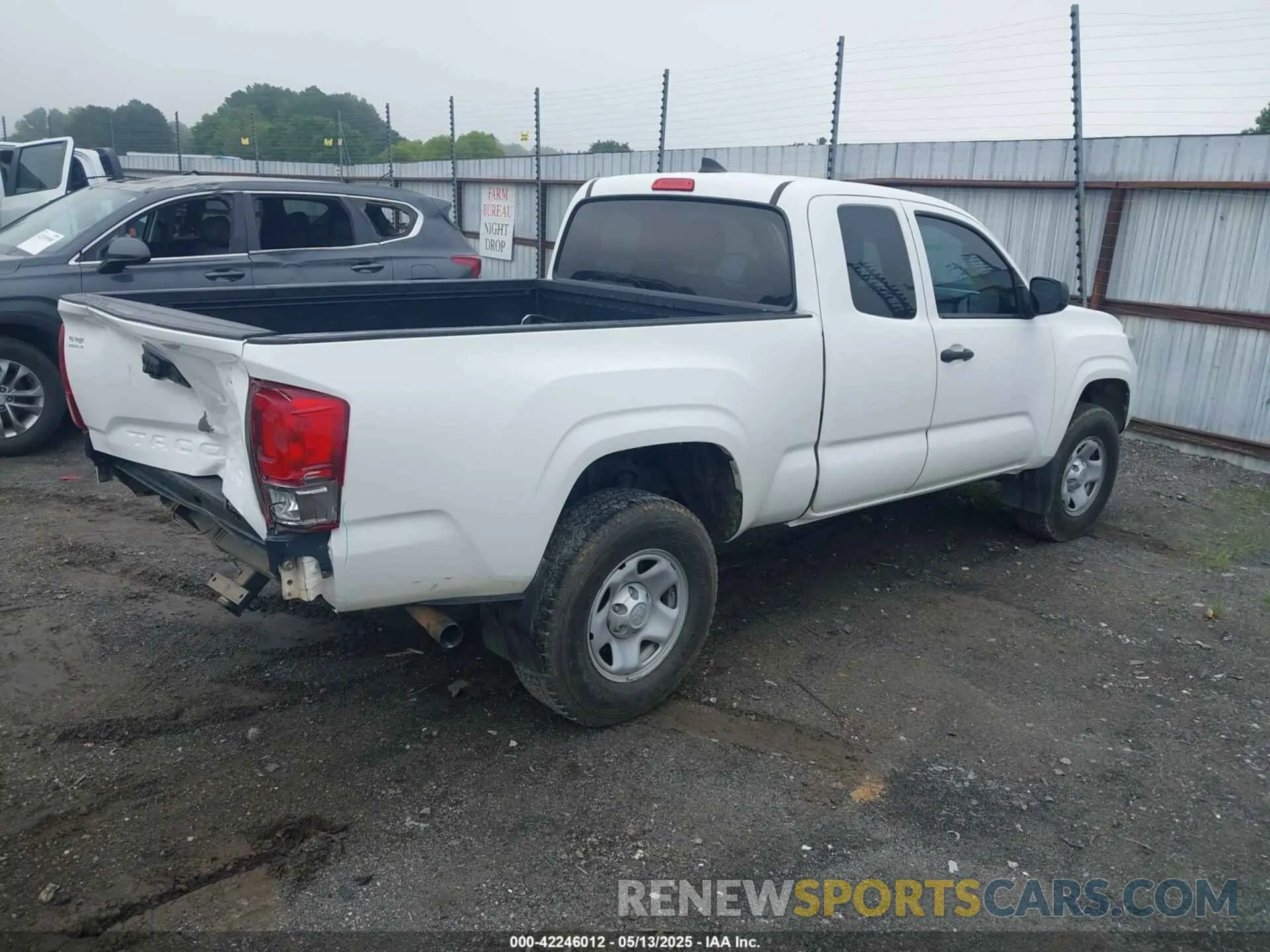 4 Photograph of a damaged car 5TFRX5GN9KX137739 TOYOTA TACOMA 2019