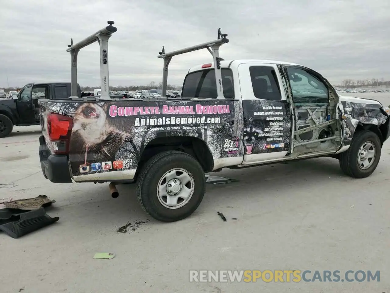 3 Photograph of a damaged car 5TFRX5GN9KX143444 TOYOTA TACOMA 2019