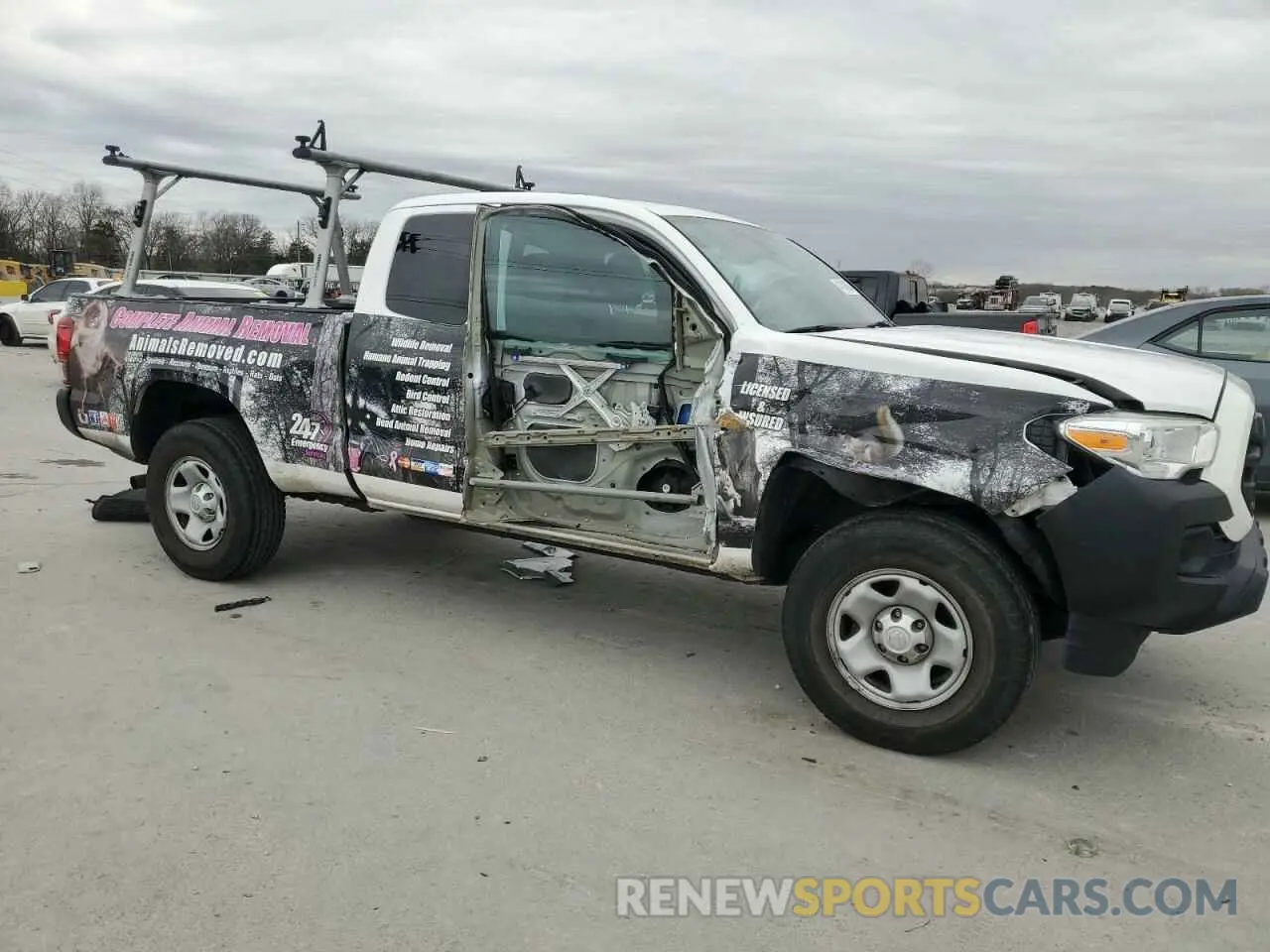 4 Photograph of a damaged car 5TFRX5GN9KX143444 TOYOTA TACOMA 2019