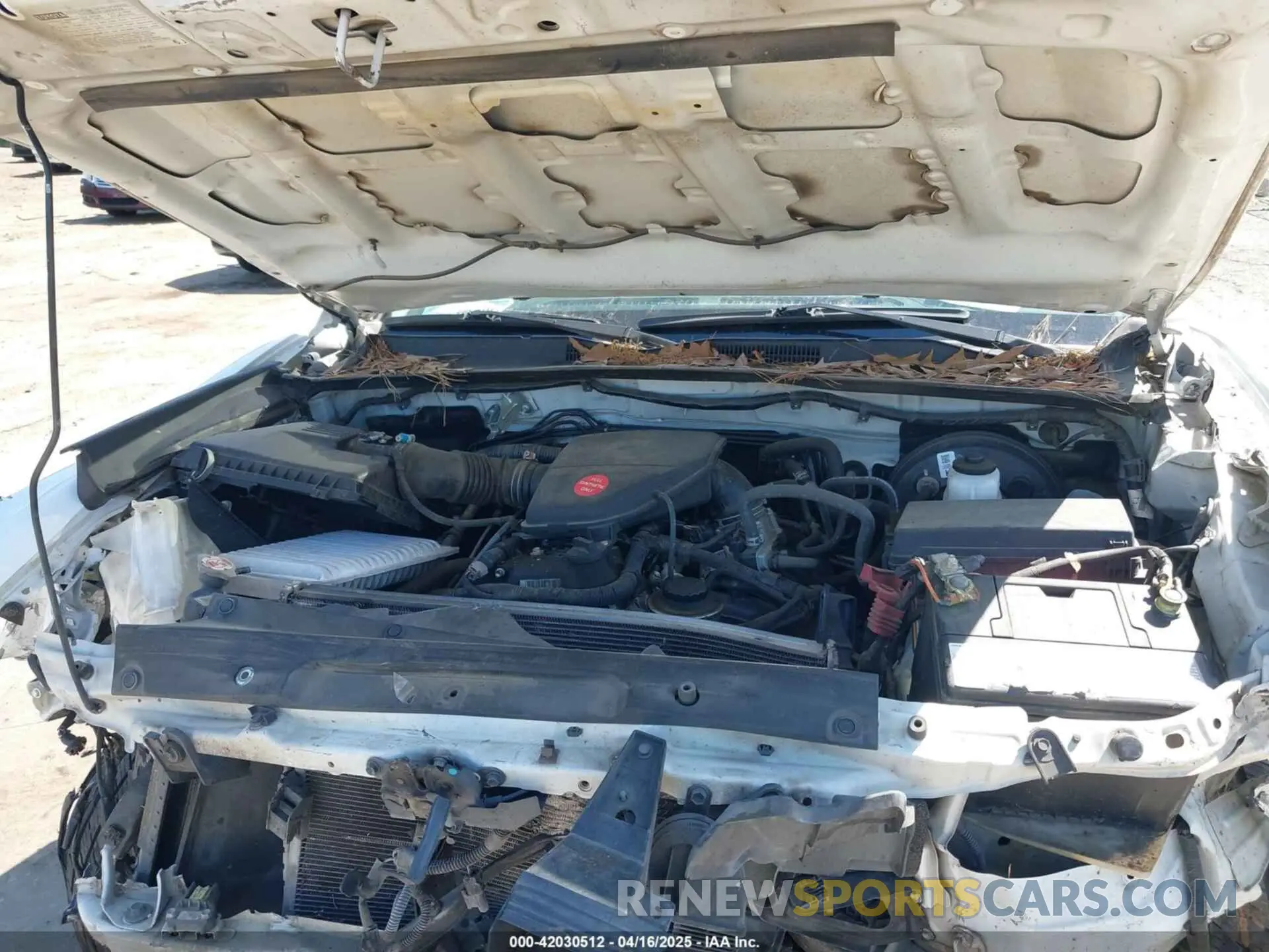 10 Photograph of a damaged car 5TFRX5GNXKX135675 TOYOTA TACOMA 2019