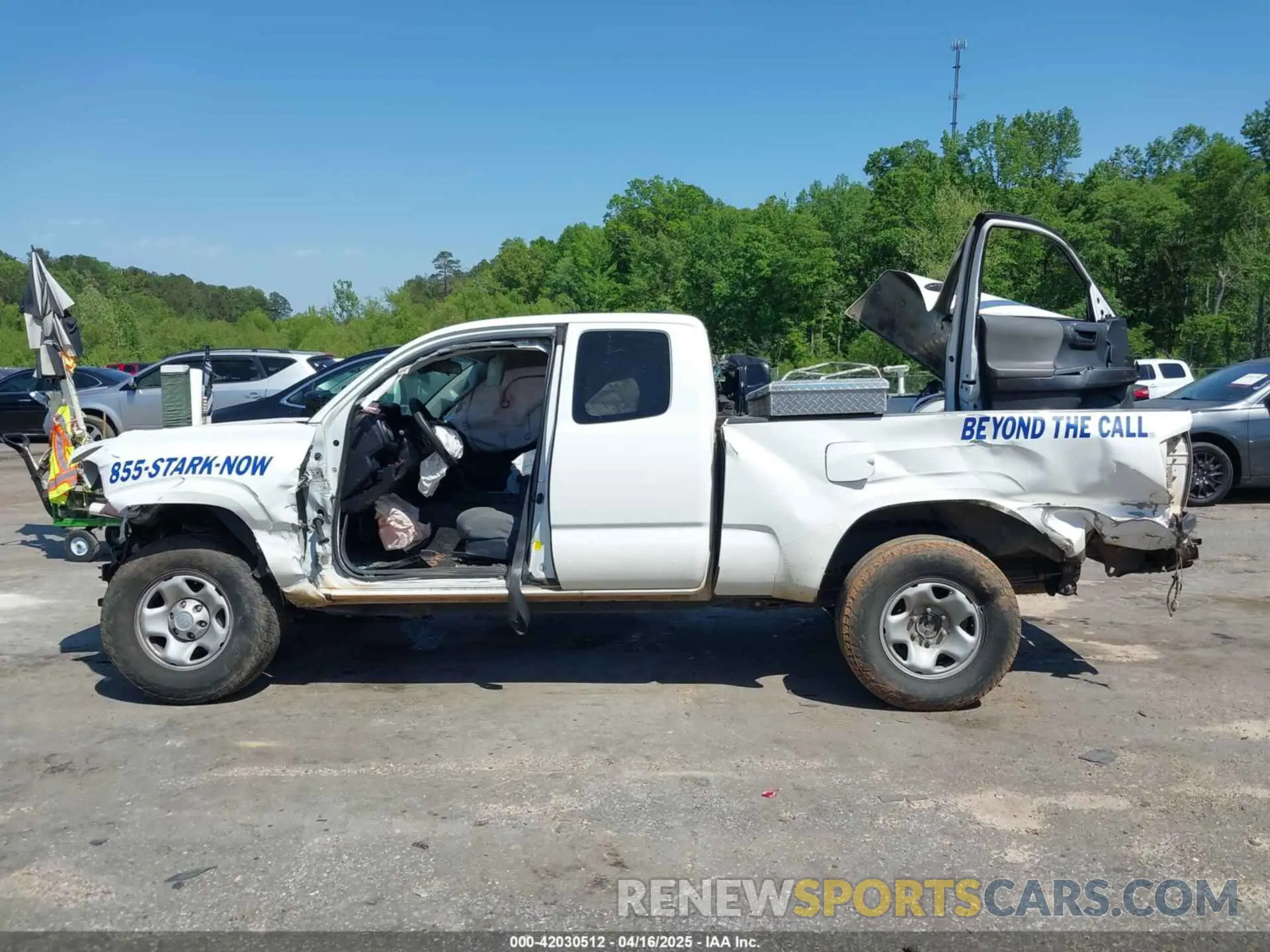 14 Photograph of a damaged car 5TFRX5GNXKX135675 TOYOTA TACOMA 2019